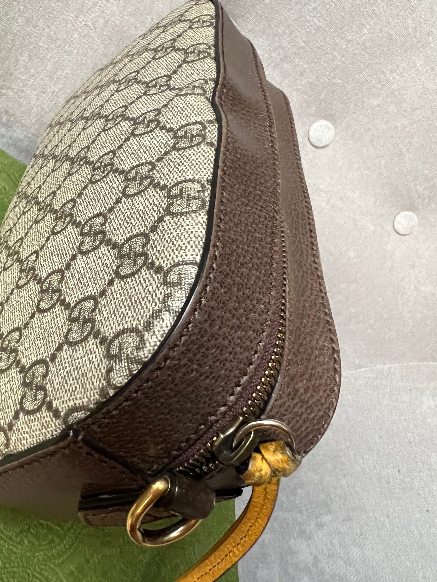 Gucci Neo Vintage GG Supreme Messenger Bag (RRP £1060)