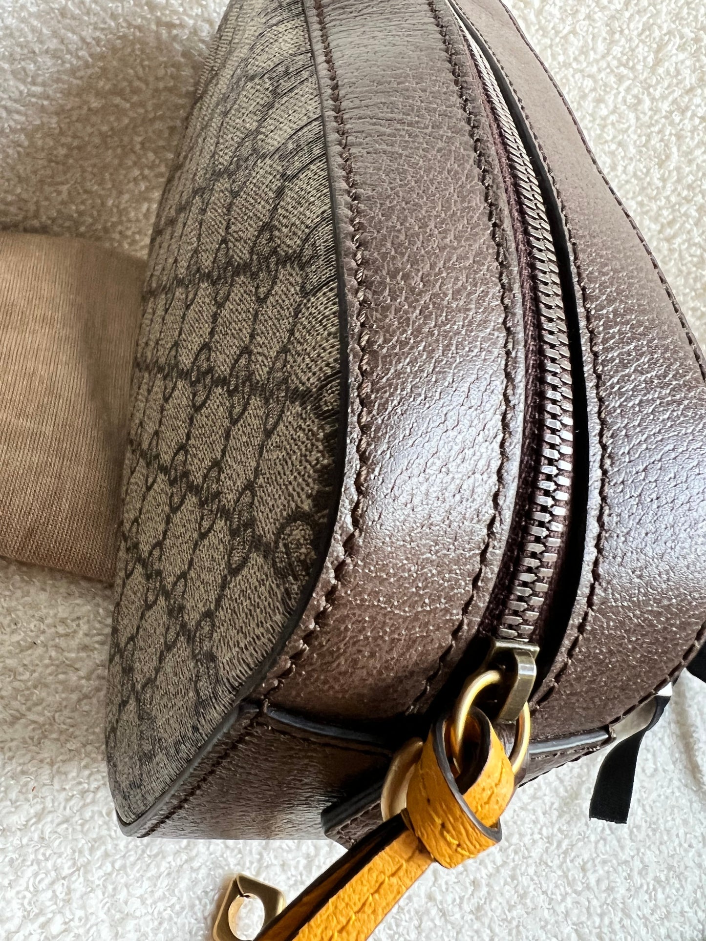 Gucci Neo Vintage GG Supreme Messenger Bag (RRP £1310)