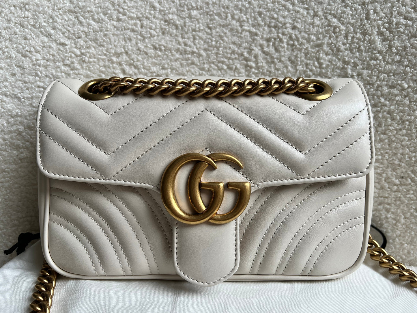 Gucci GG White Marmont Mini Shoulder Bag (RRP £1,890)