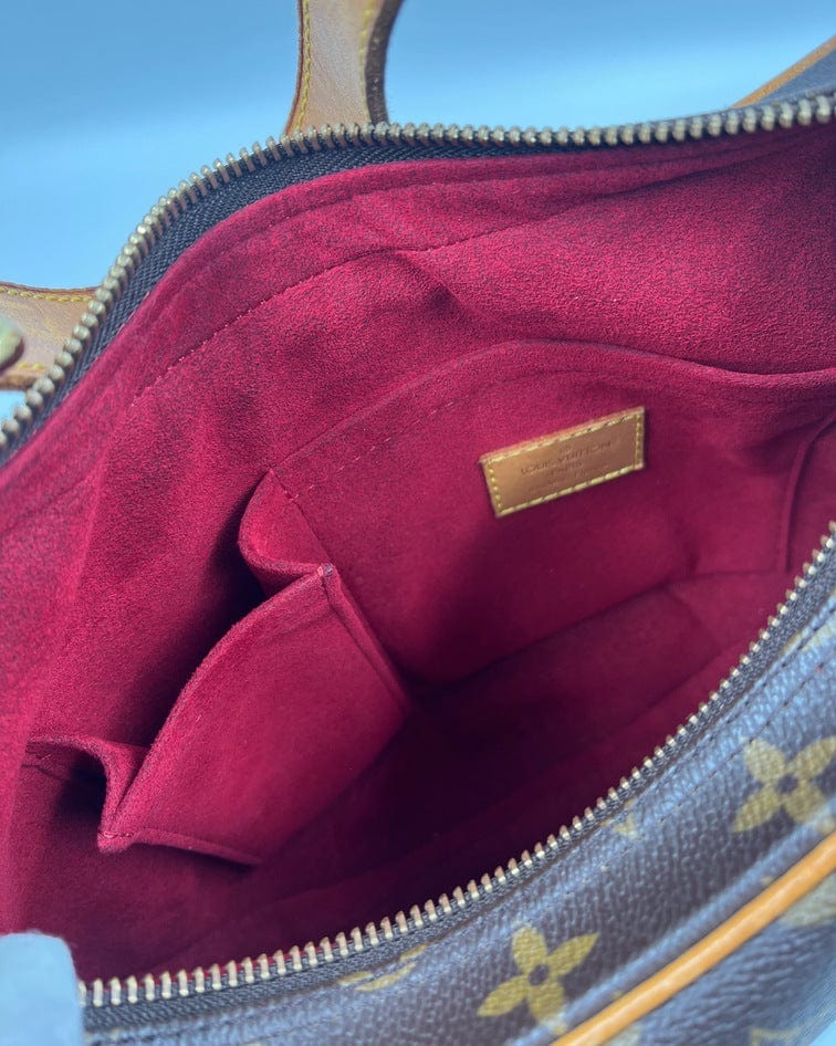 Louis Vuitton Croissant MM