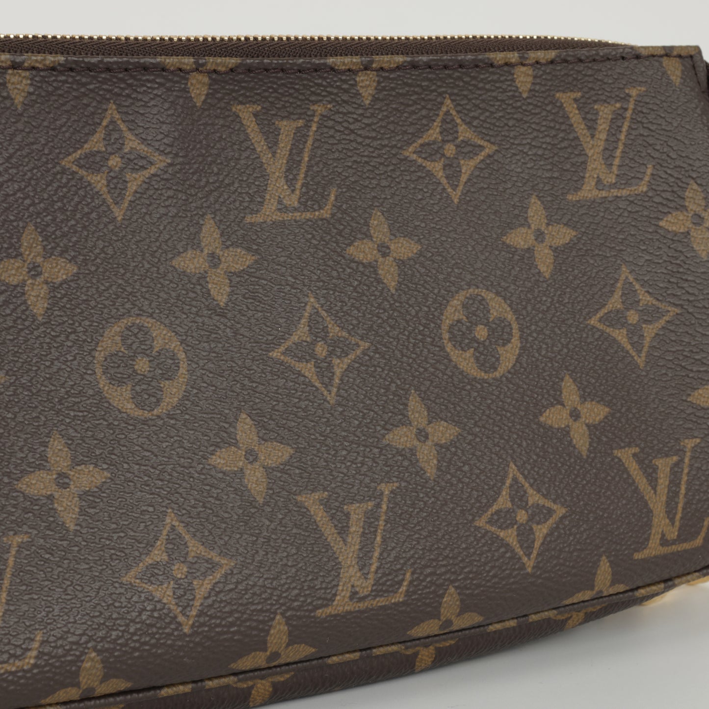 Louis Vuitton - Pochette Accessoires - Monogram Canvas GHW -