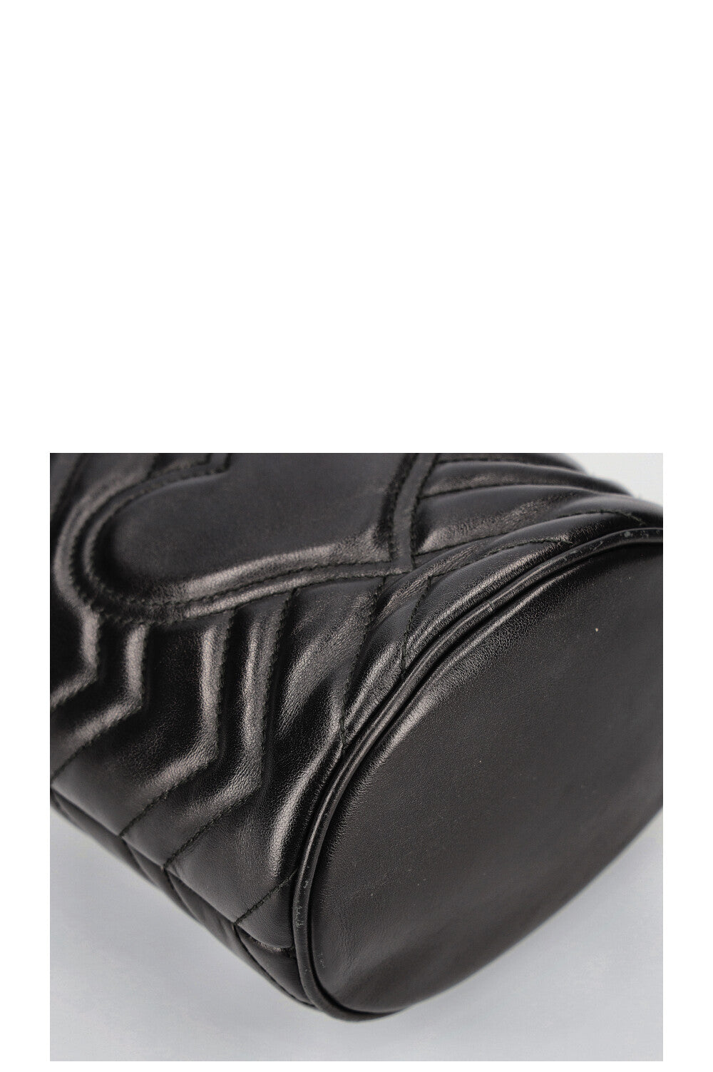 GUCCI Marmont Mini Bucket Bag Black
