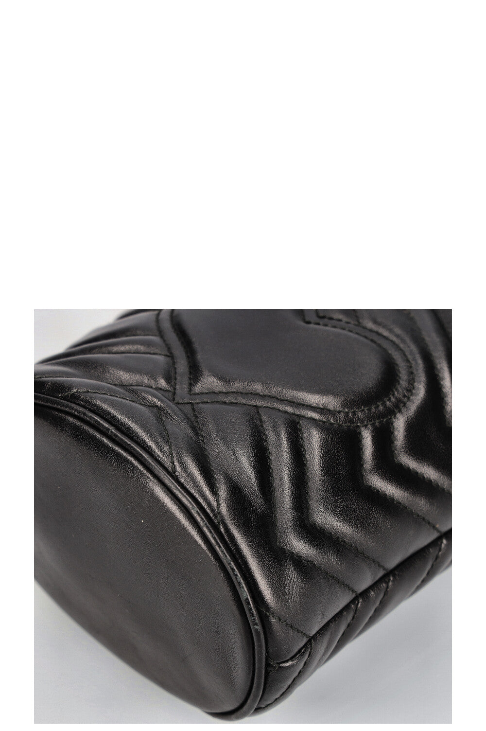 GUCCI Marmont Mini Bucket Bag Black
