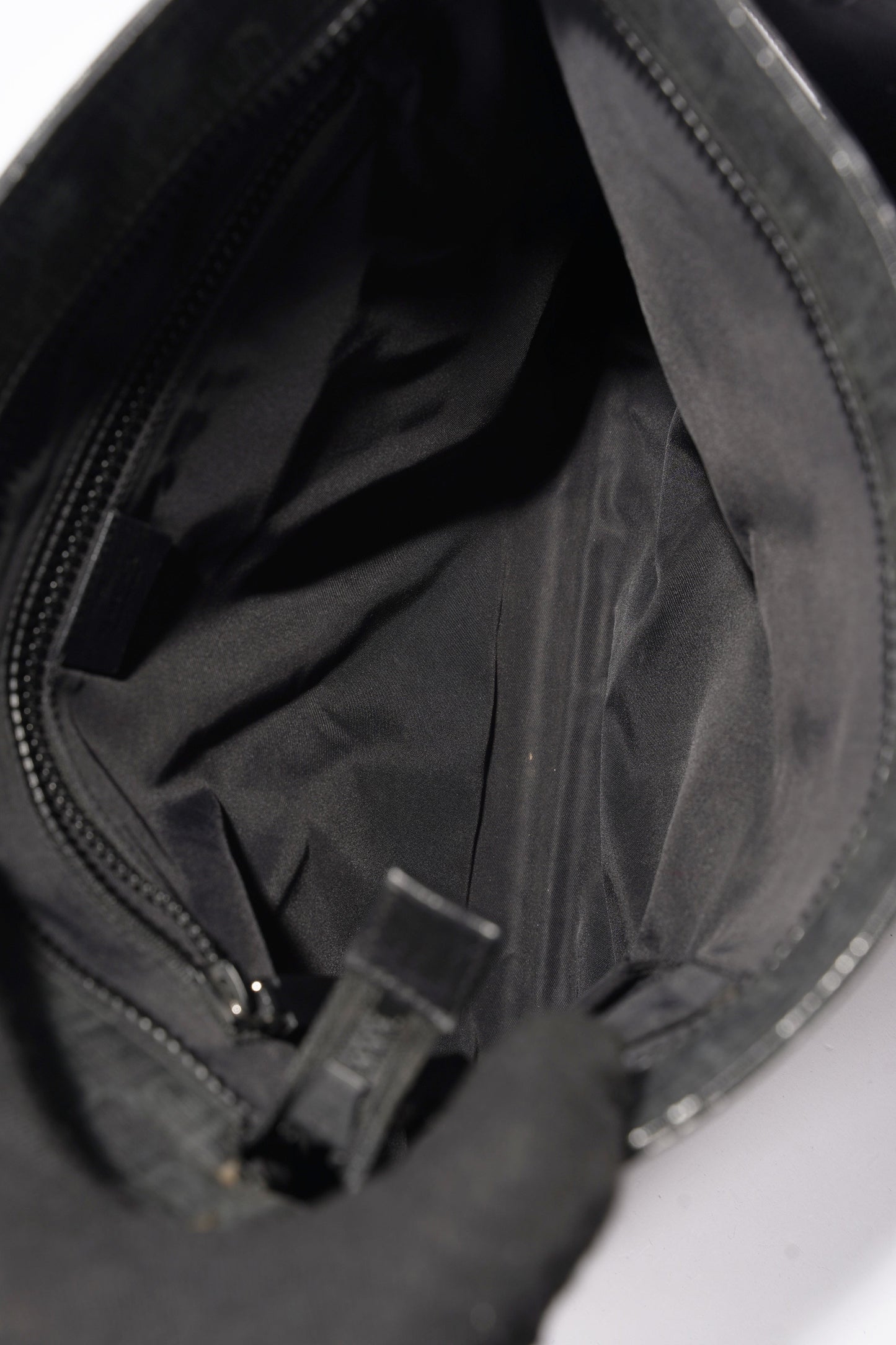 Gucci GG Messenger Bag Black Coated Canvas