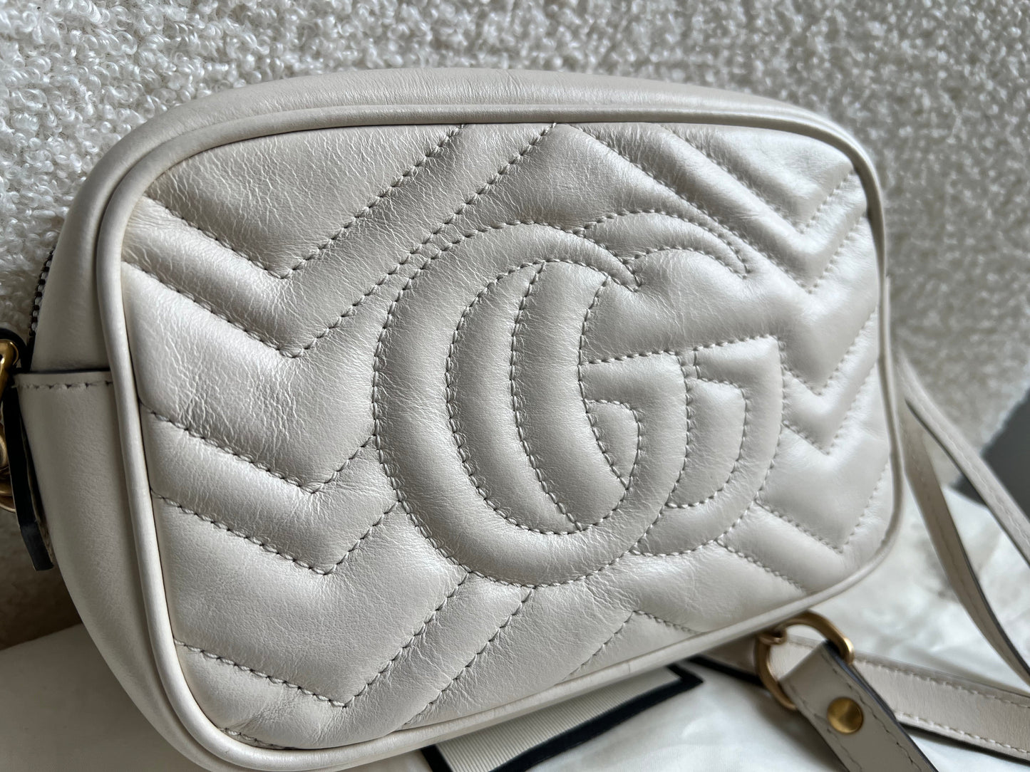 Gucci GG White Marmont Mini Shoulder Bag (RRP £1,160)