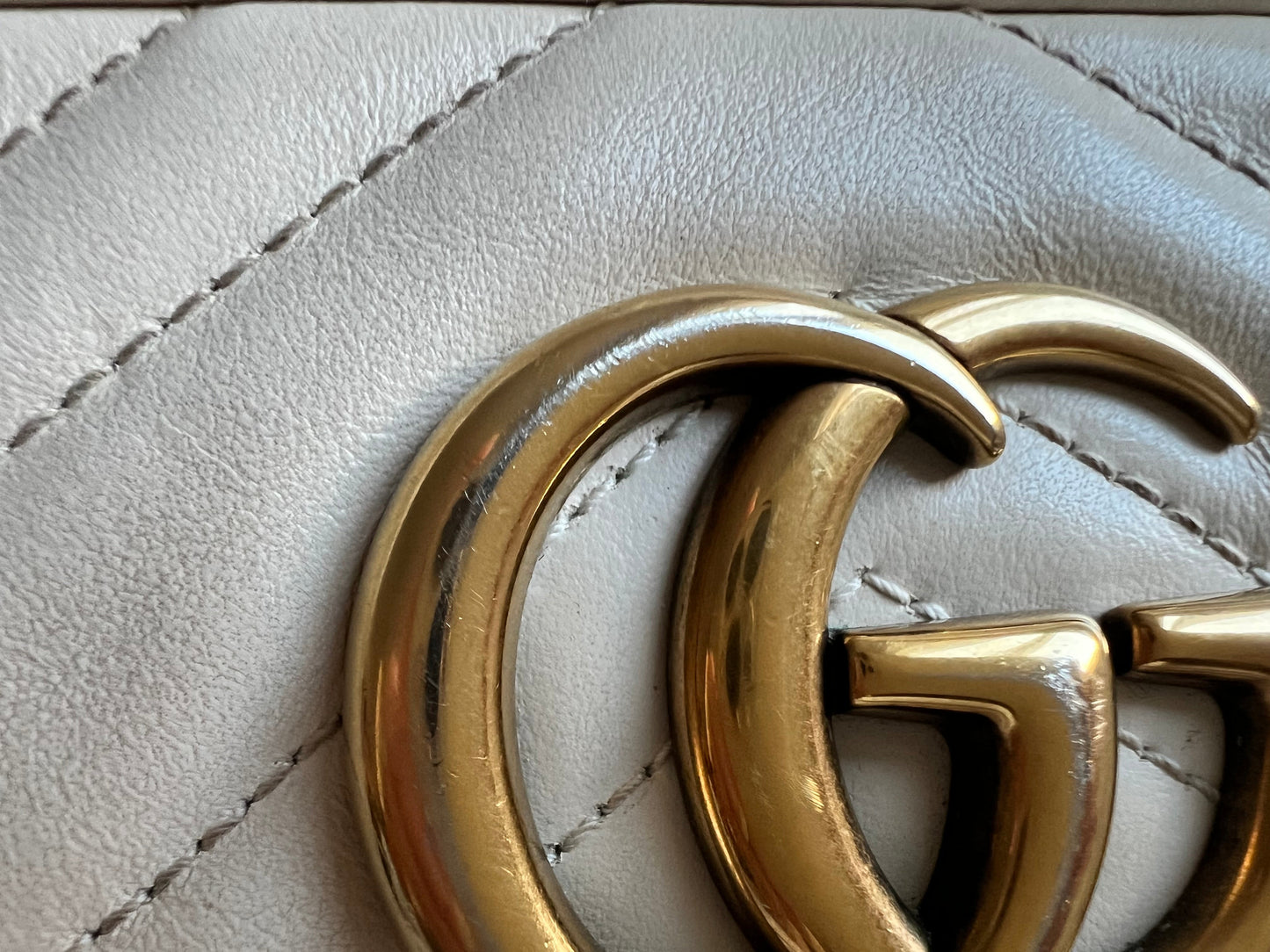 Gucci GG White Marmont Small Shoulder Bag (RRP £1440)