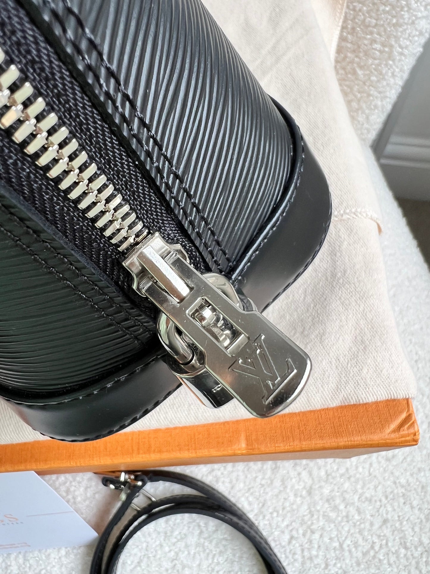 Louis Vuitton Alma BB Black Epi