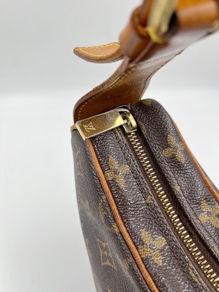 Louis Vuitton Croissant MM