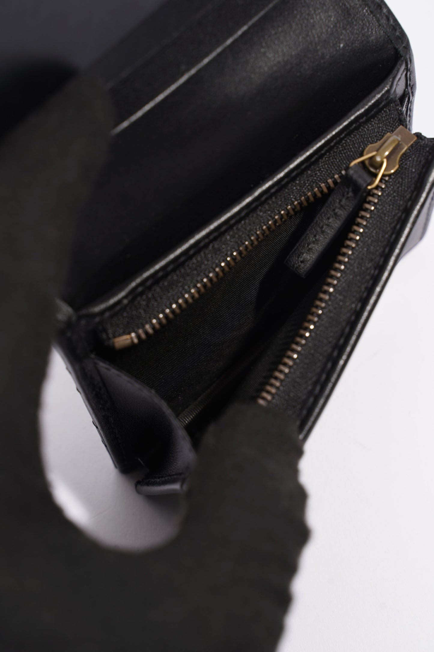 Gucci GG Marmont Card Case Wallet Black Matelasse Leather