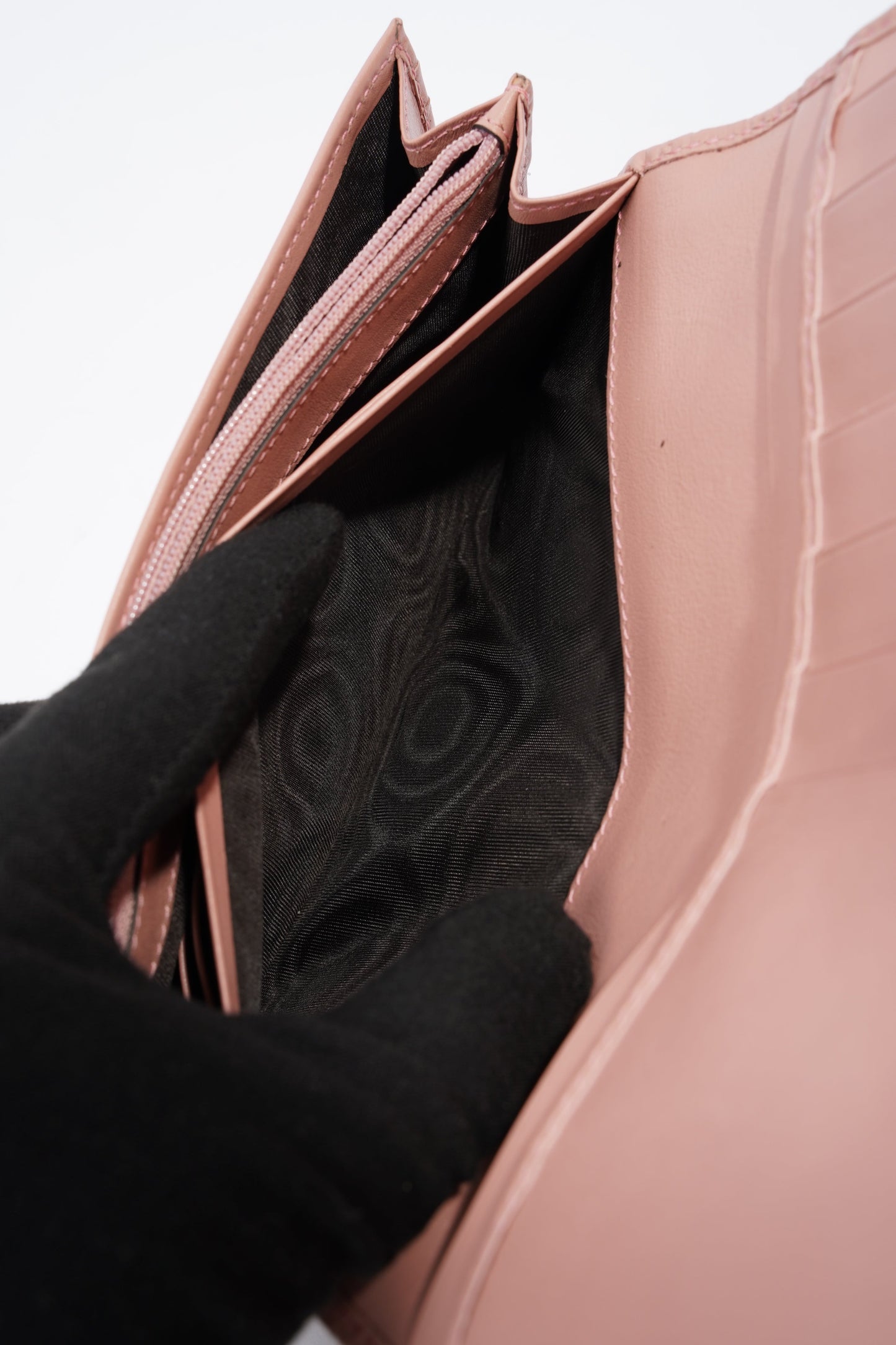 Gucci GG Supreme Long Wallet Pink Leather