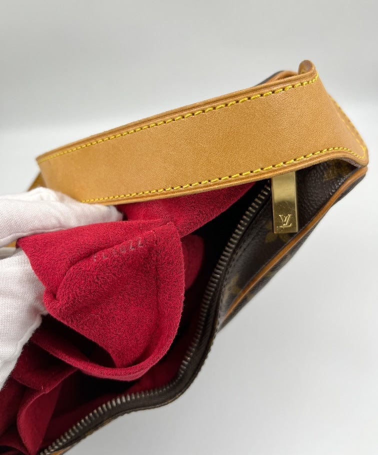 Louis Vuitton Croissant MM