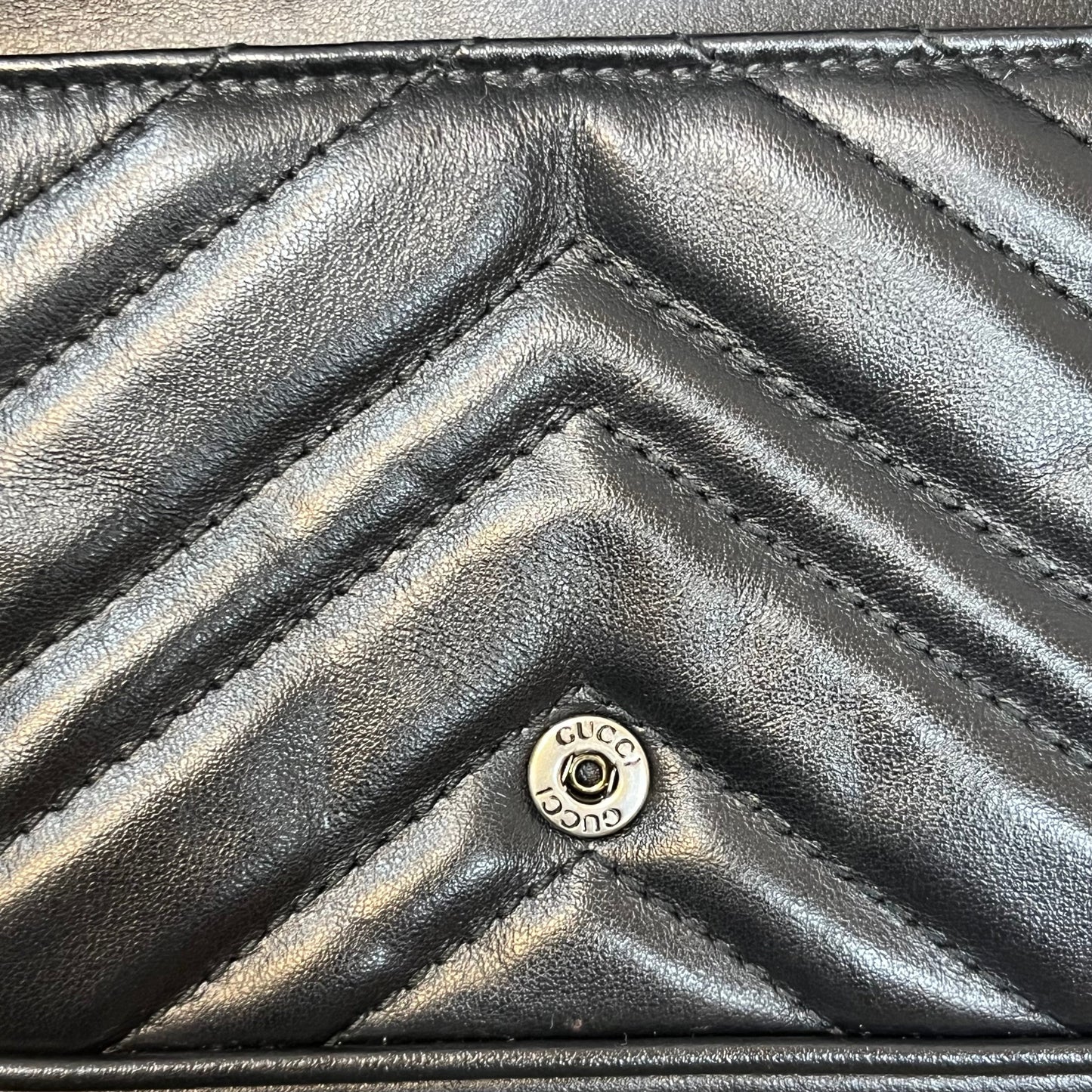 GUCCI GG Marmont Black Calfskin Matelassé Monochrome Chain Belt Bag