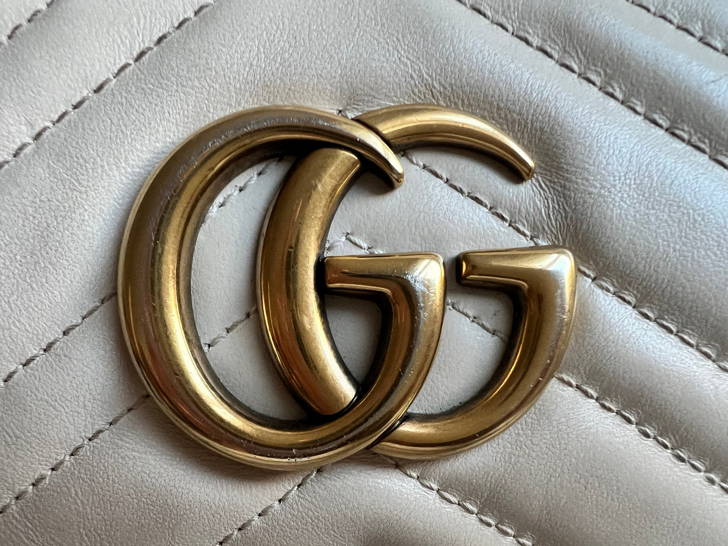 Gucci GG White Marmont Small Shoulder Bag (RRP £1440)