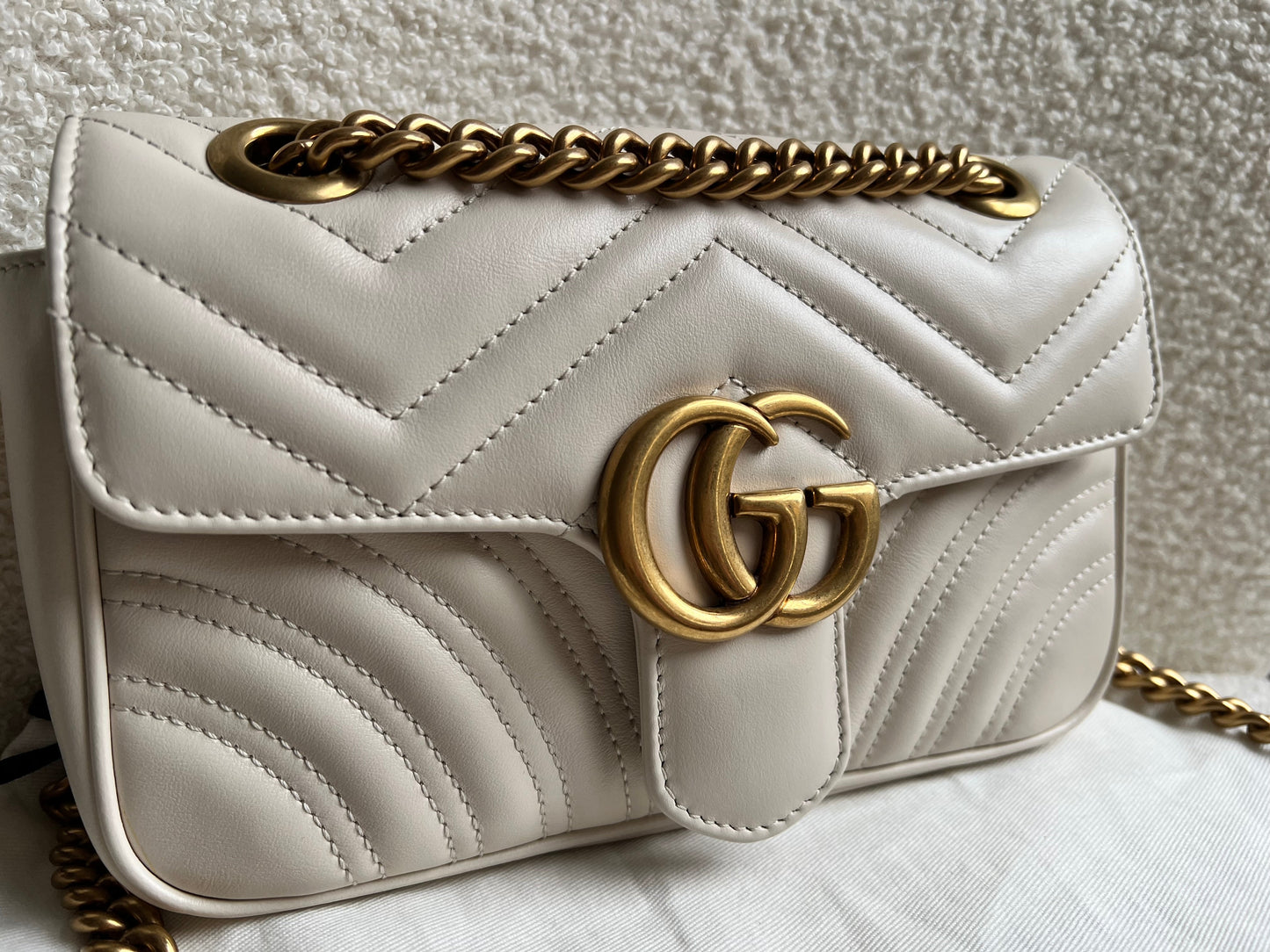 Gucci GG White Marmont Mini Shoulder Bag (RRP £1,890)