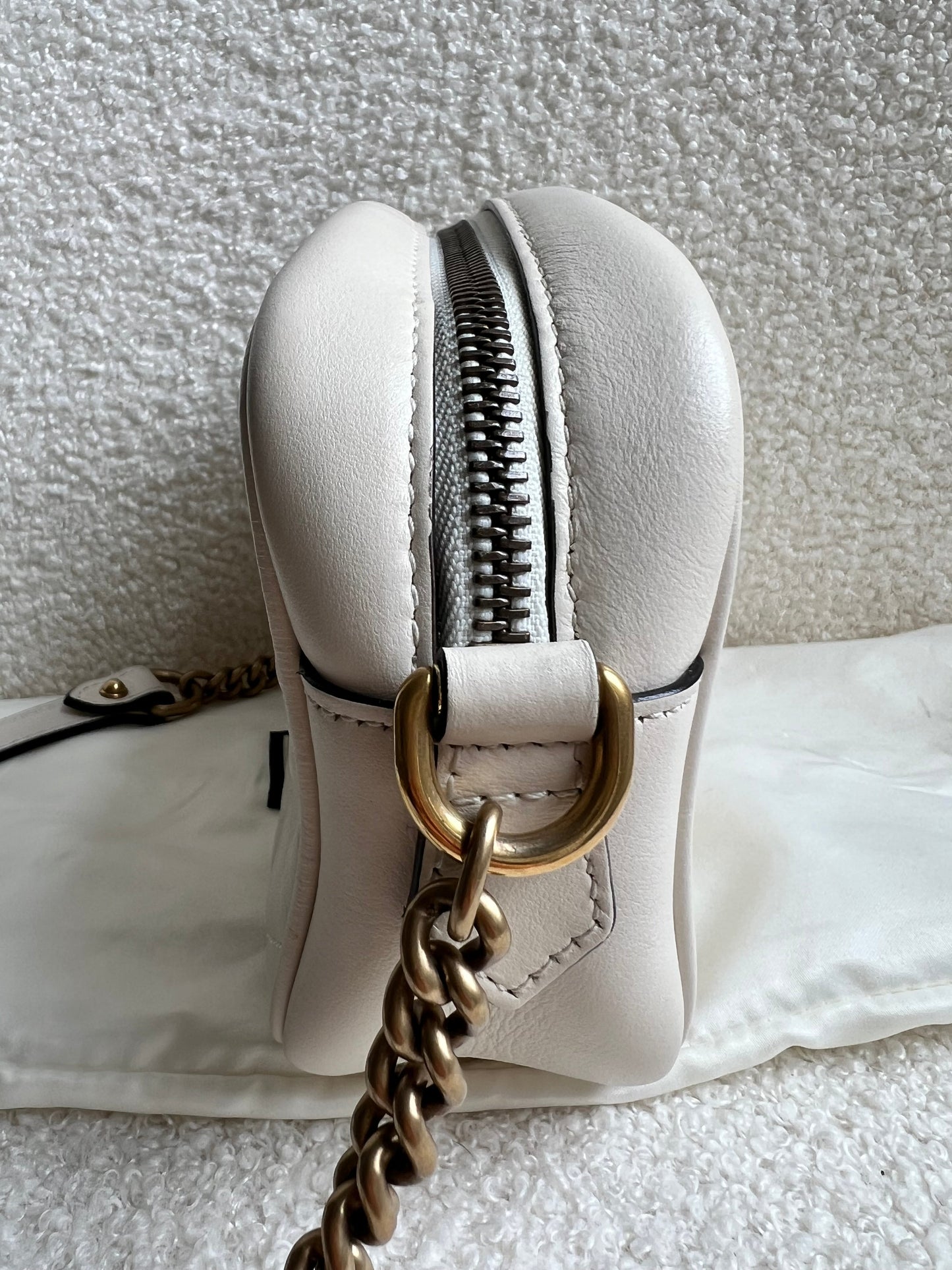 Gucci GG White Marmont Mini Shoulder Bag (RRP £1,160)