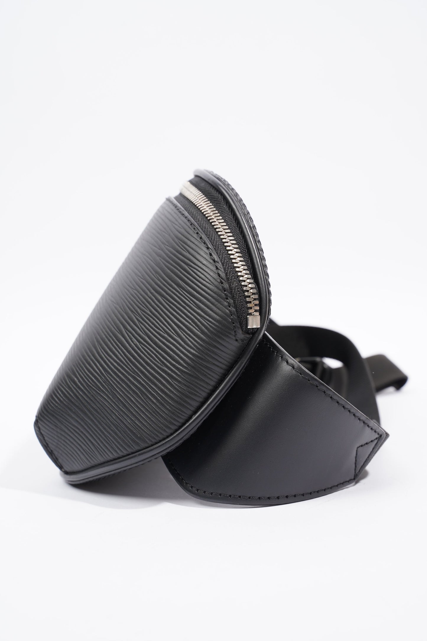 Louis Vuitton Circle Logo Bum Bag Black Epi Leather