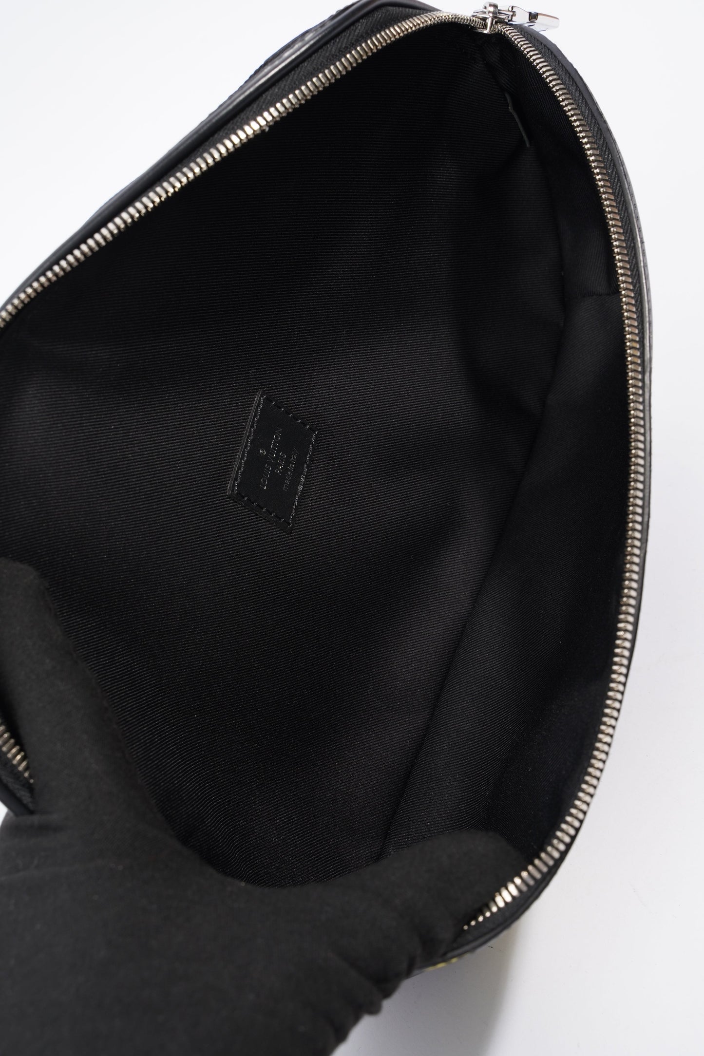 Louis Vuitton Circle Logo Bum Bag Black Epi Leather