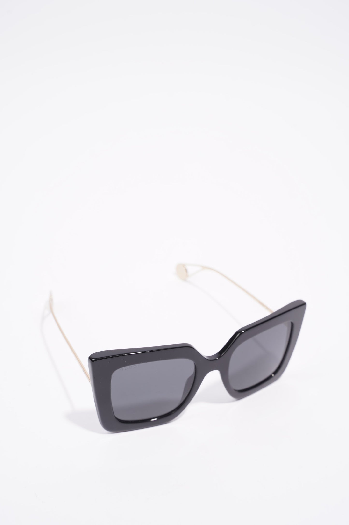 Gucci Womens GG0435S Sunglasses Black / Gold 140