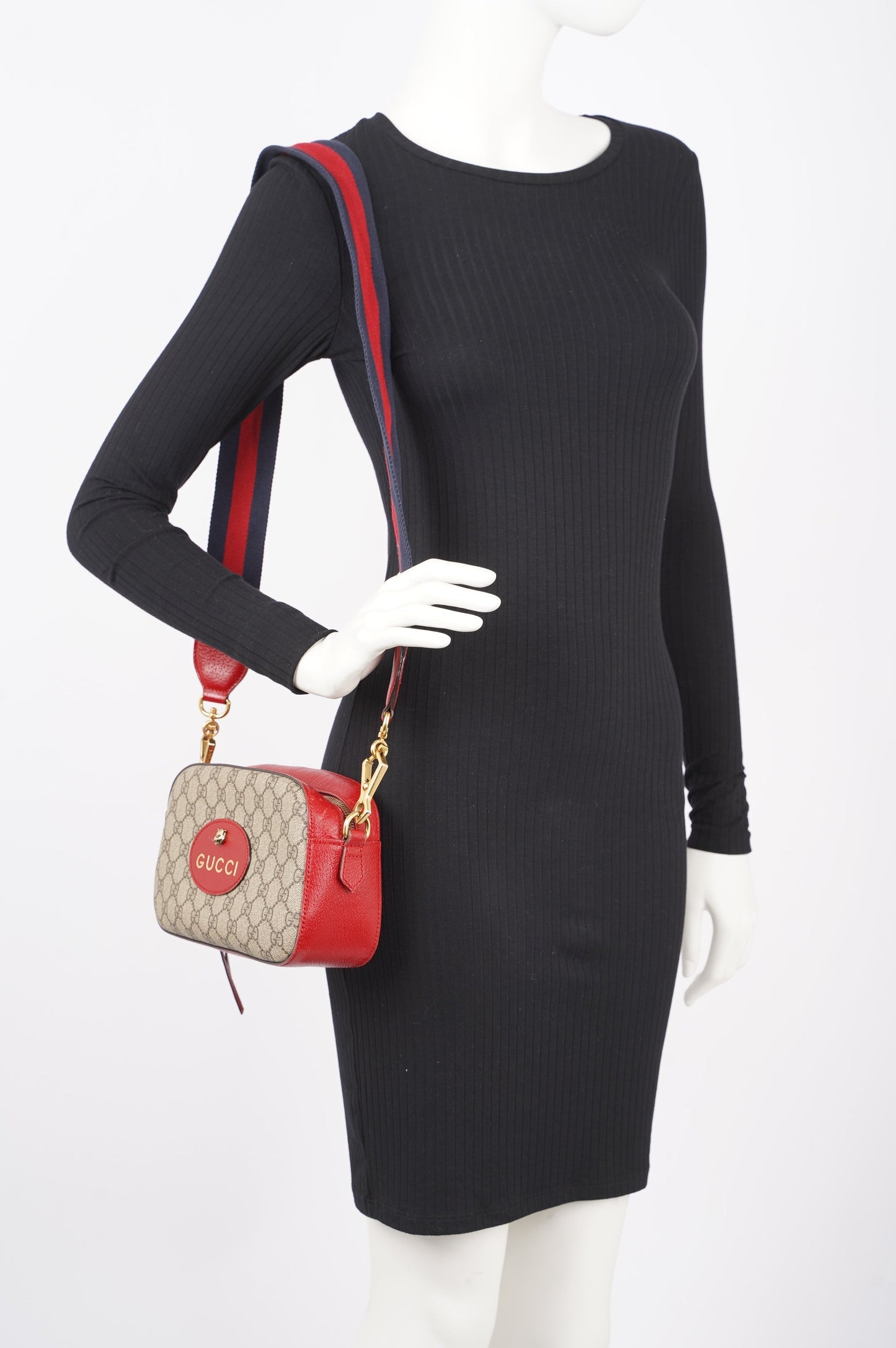 Gucci Womens Neo Vintage GG Messenger Bag Supreme Red