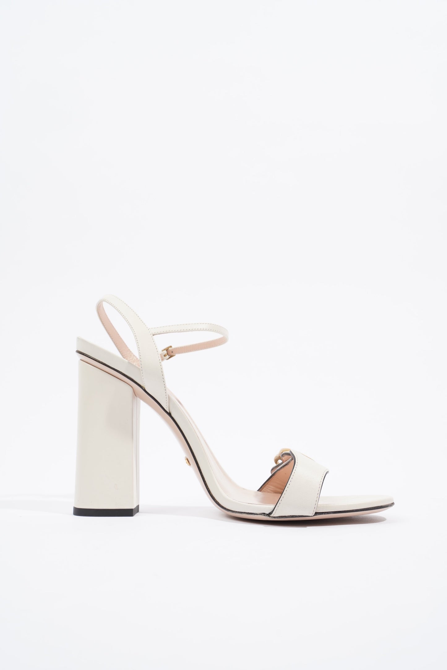 Gucci Leather Sandal With Double G White / Gold EU 40 / UK 7