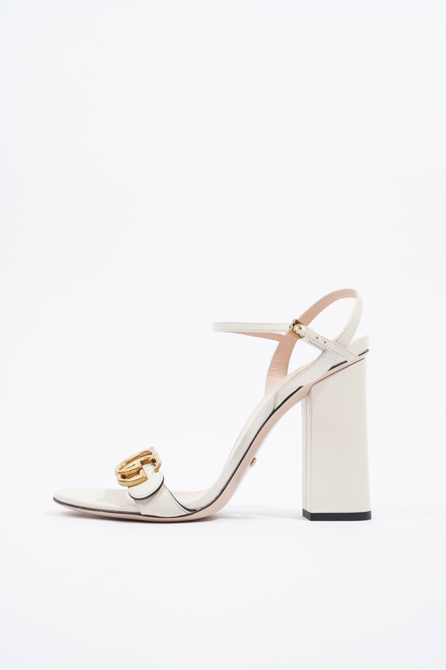 Gucci Leather Sandal With Double G White / Gold EU 40 / UK 7