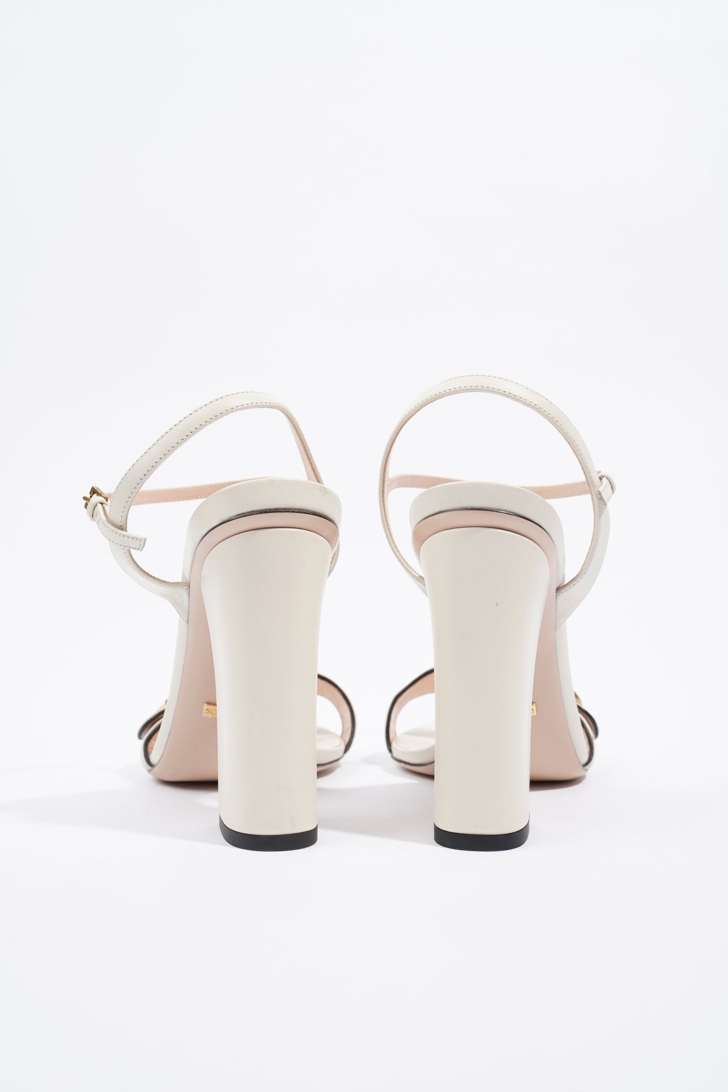 Gucci Leather Sandal With Double G White / Gold EU 40 / UK 7