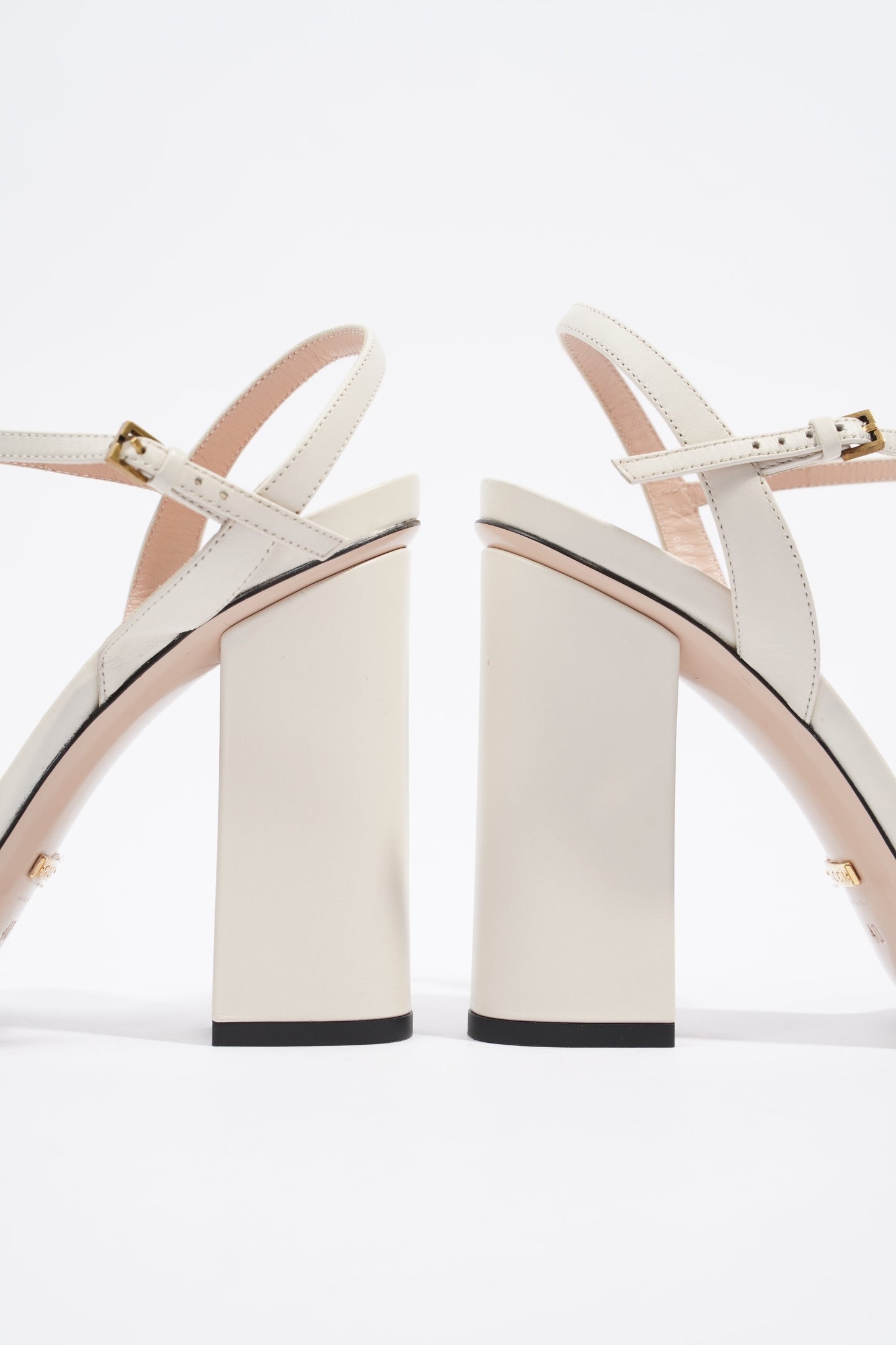Gucci Leather Sandal With Double G White / Gold EU 40 / UK 7