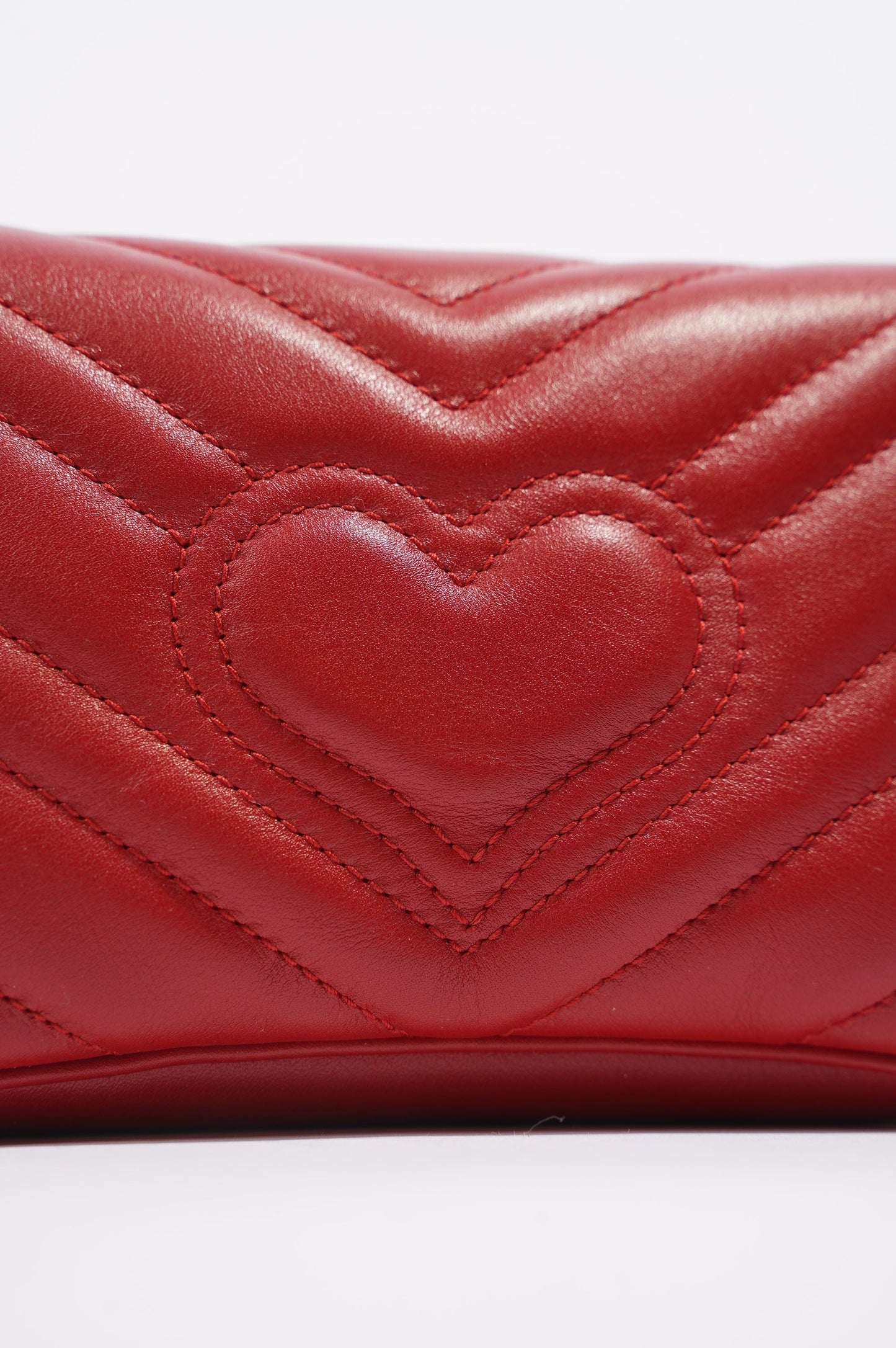 Gucci Womens Marmont Flap Red / Gold Super Mini