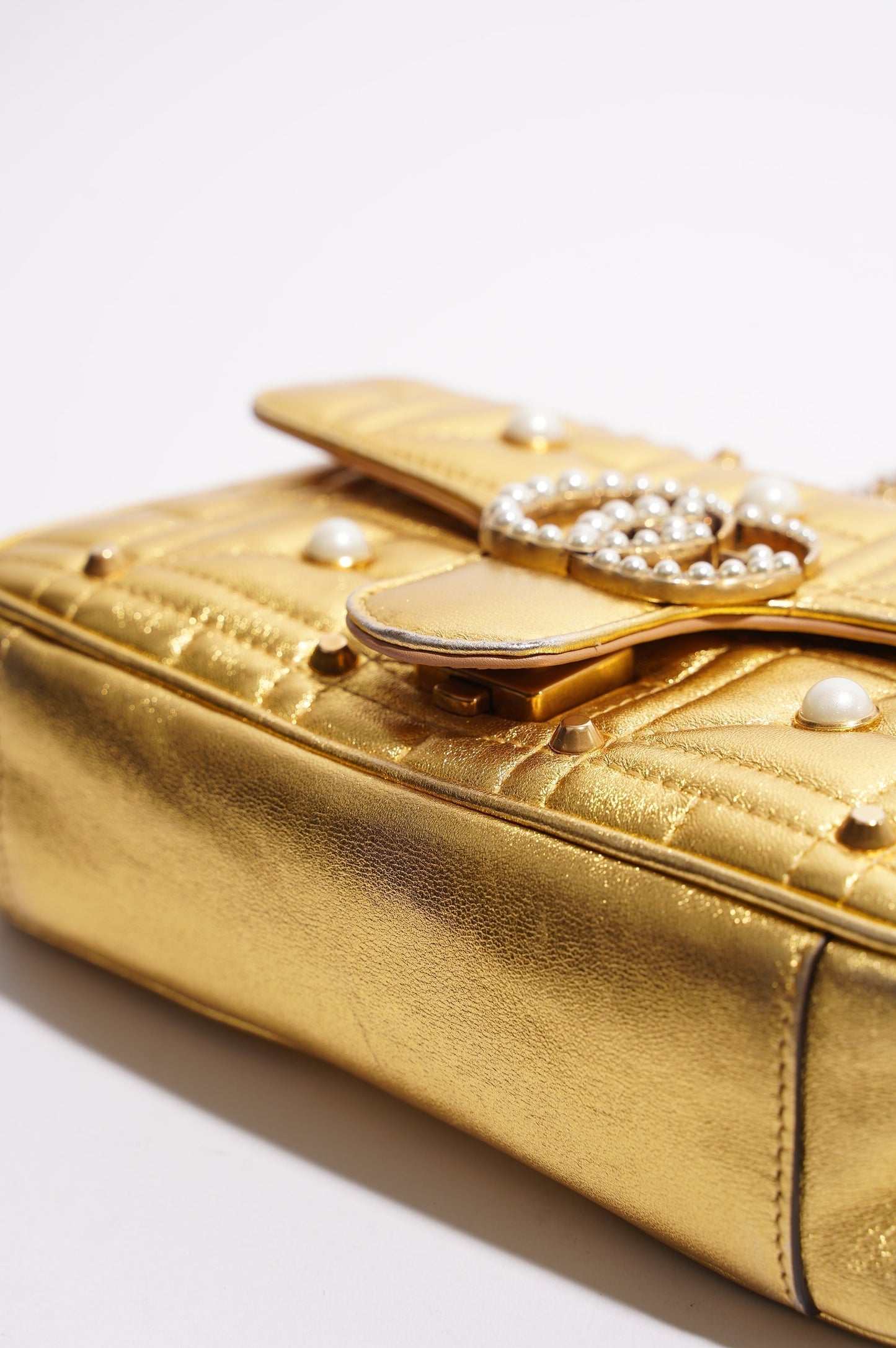 Gucci Womens Marmont Flap Gold / Pearl Mini