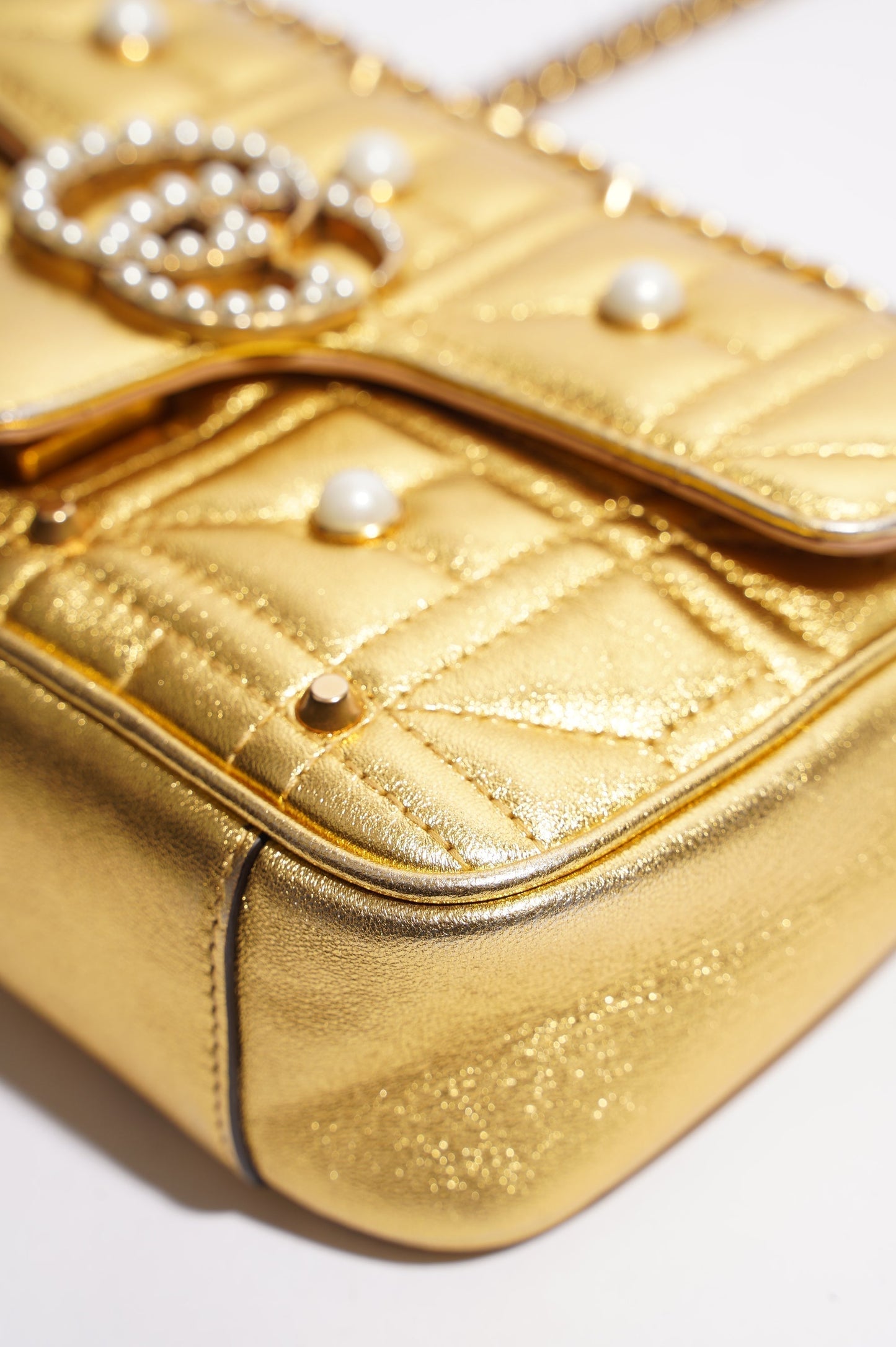 Gucci Womens Marmont Flap Gold / Pearl Mini