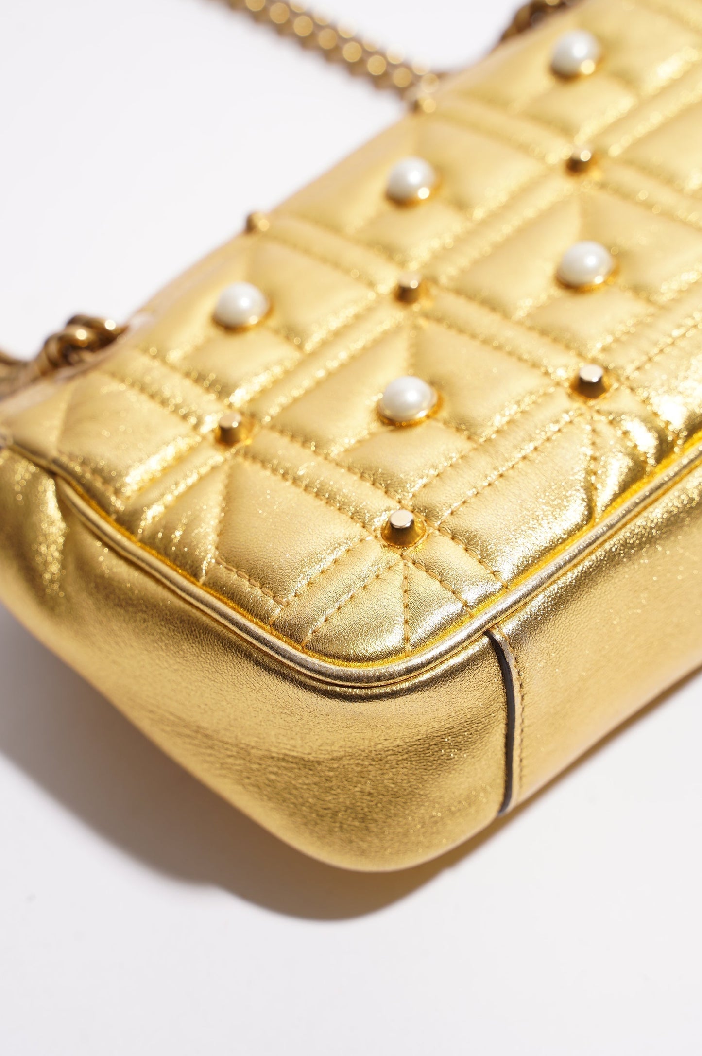 Gucci Womens Marmont Flap Gold / Pearl Mini