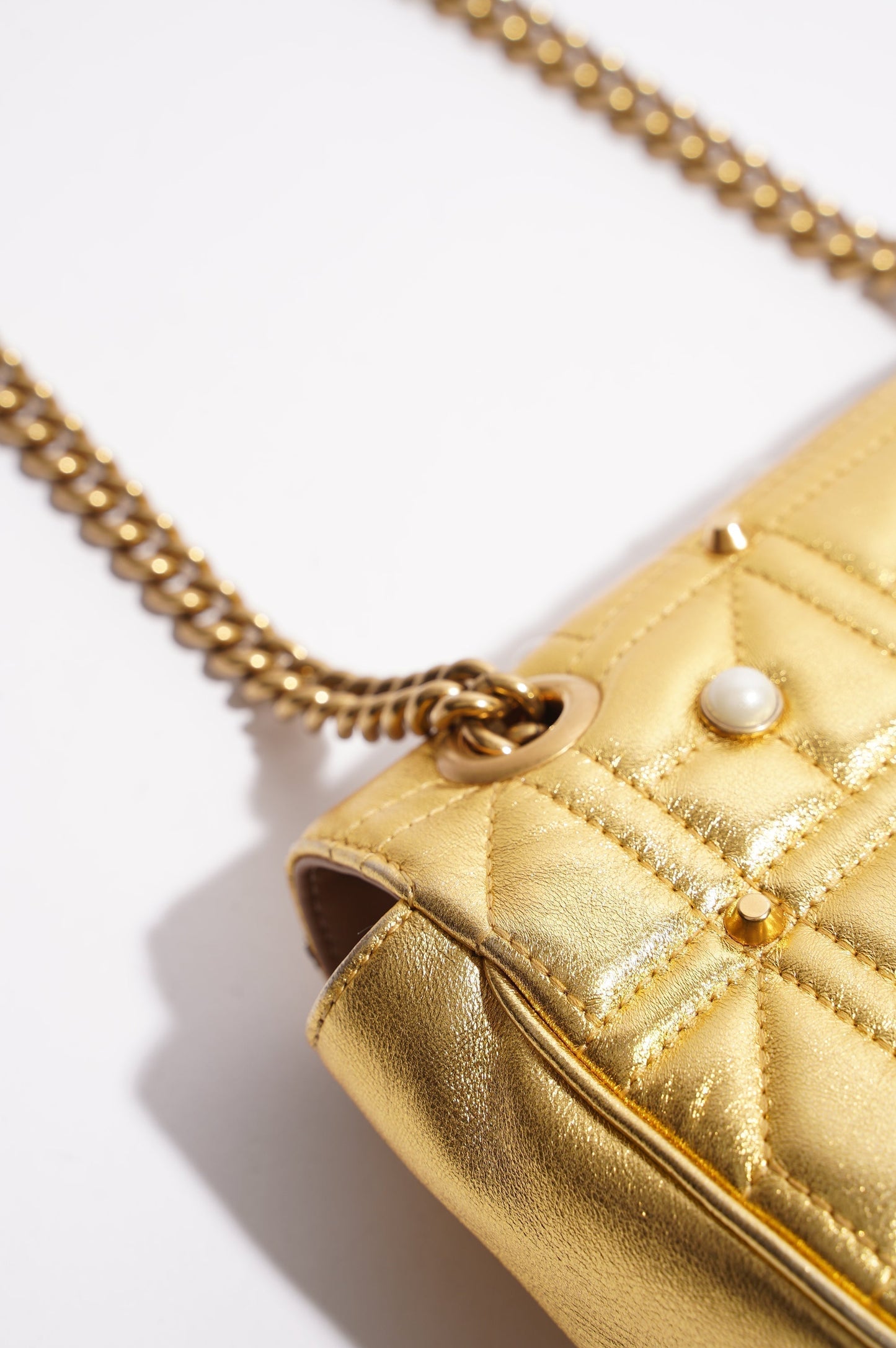 Gucci Womens Marmont Flap Gold / Pearl Mini
