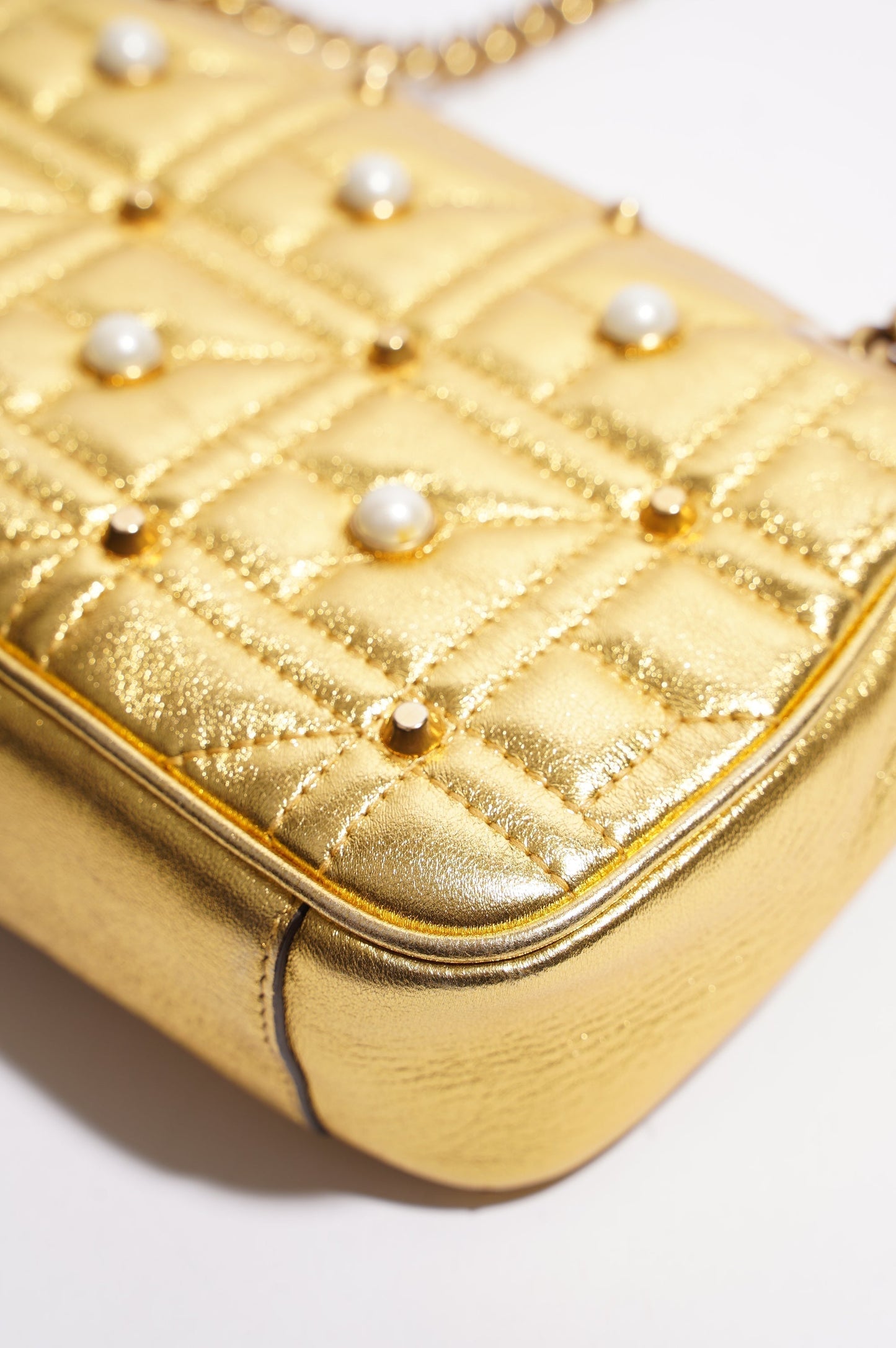 Gucci Womens Marmont Flap Gold / Pearl Mini