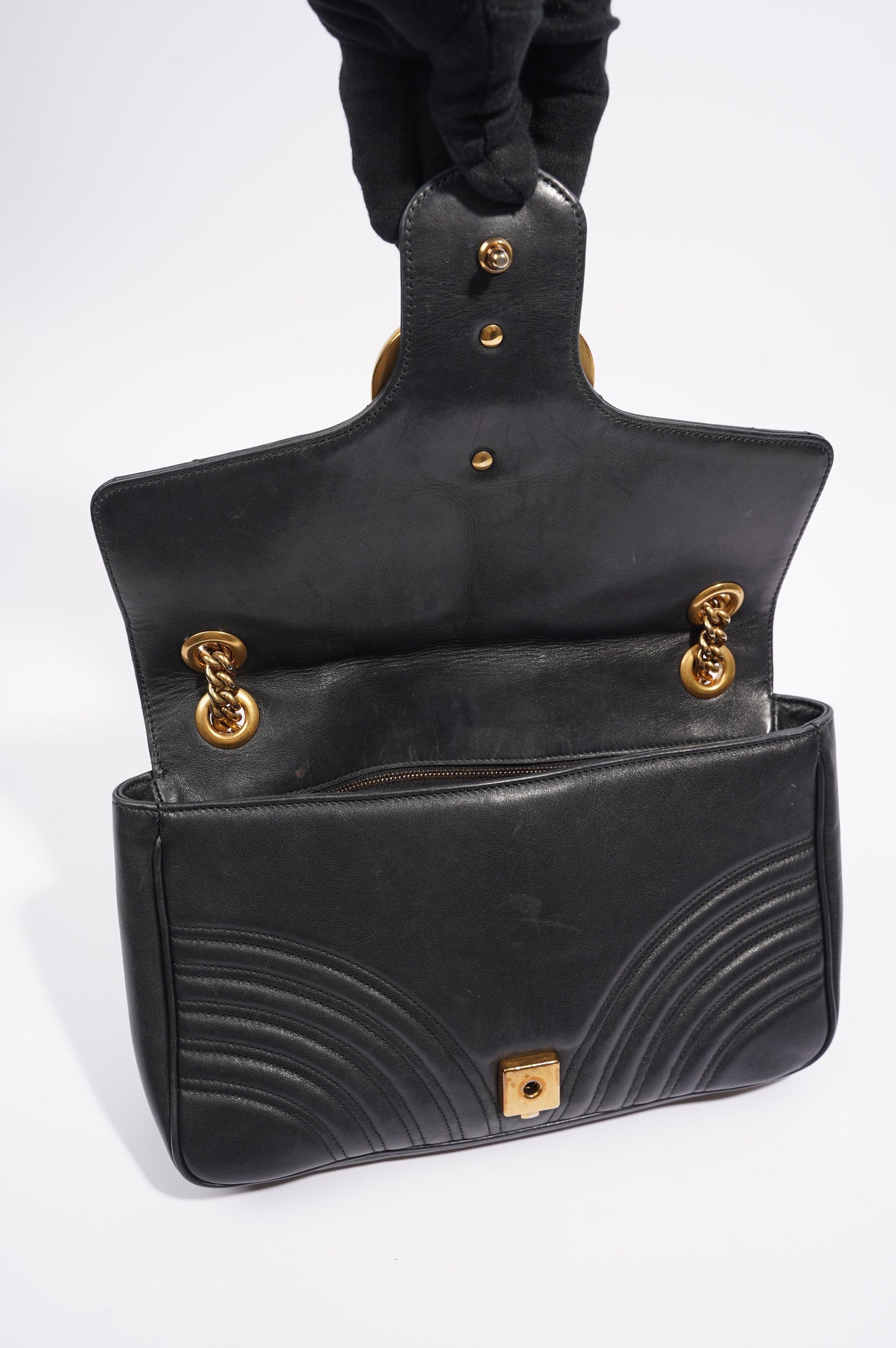 Gucci Womens Marmont Flap Bag Black Leather Medium