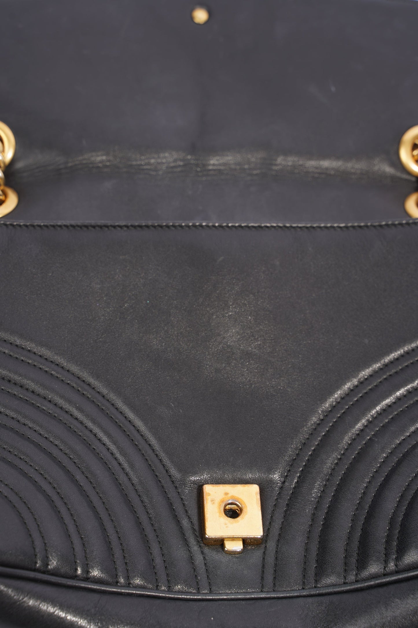 Gucci Womens Marmont Flap Bag Black Leather Medium