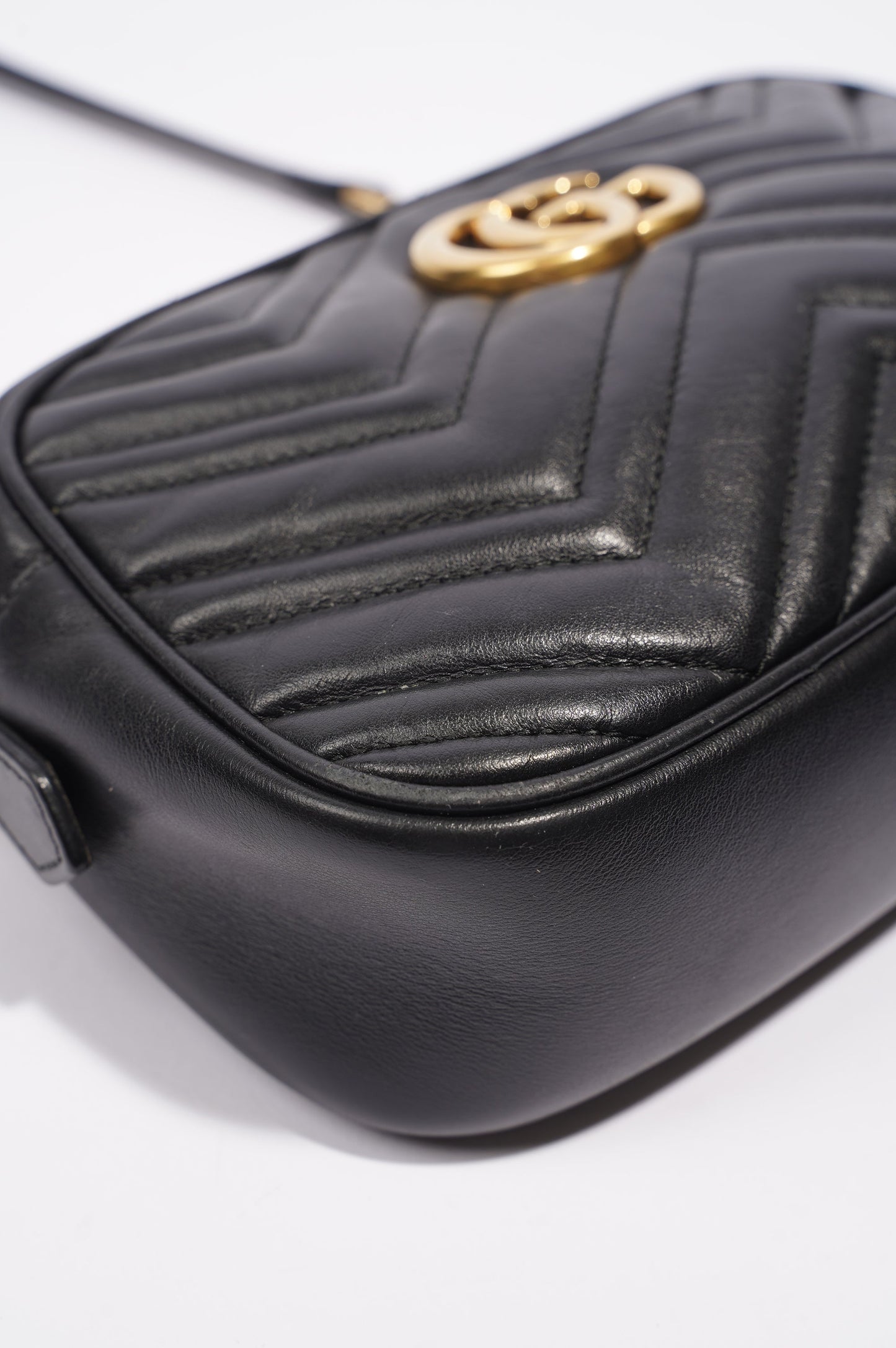 Gucci Womens GG Marmont Bag Black Leather Small