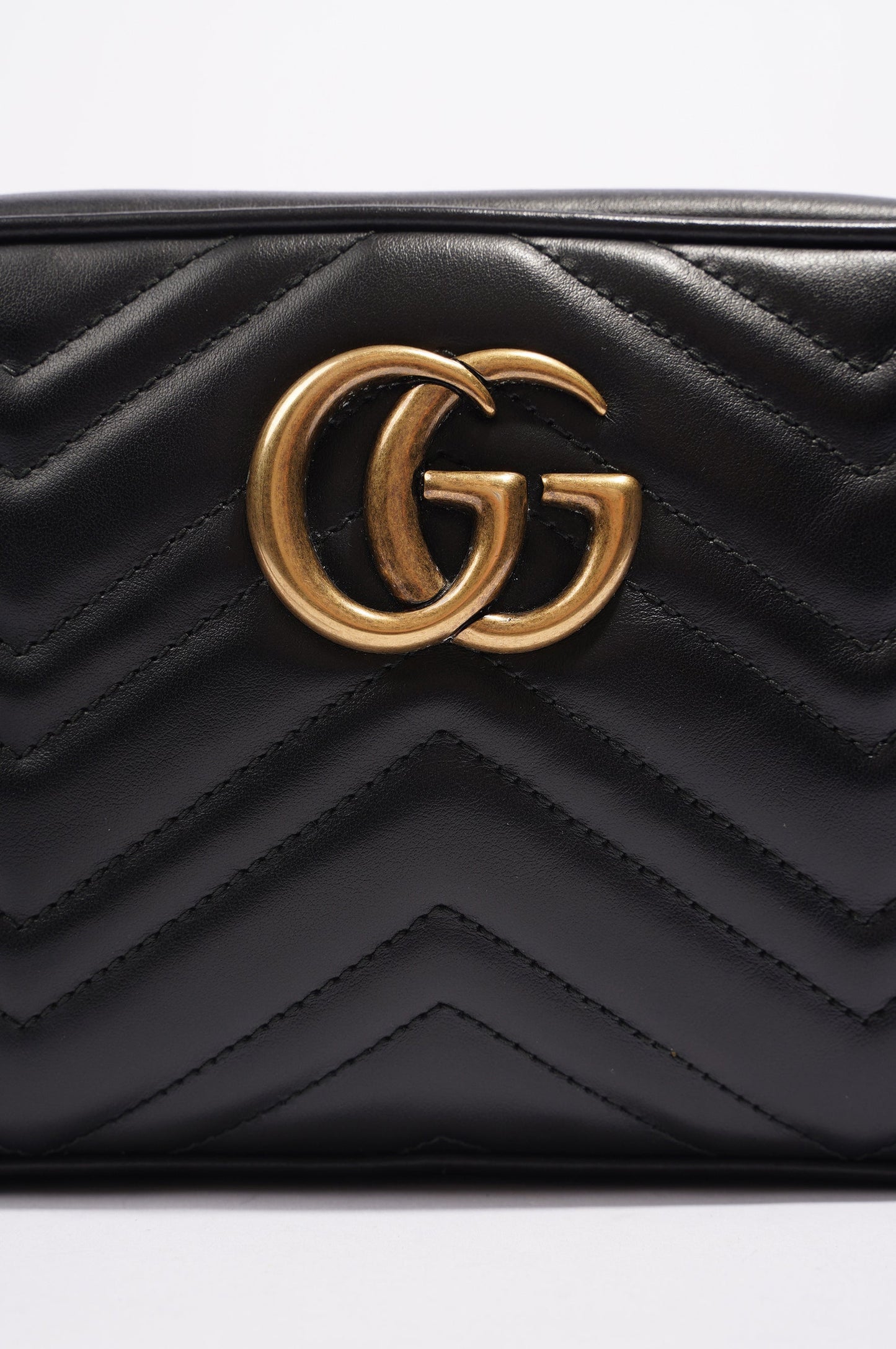 Gucci Womens Marmont Zip Black Matelasse Leather Small