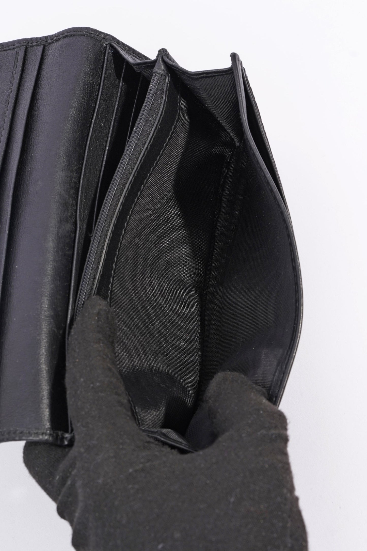 Gucci Bi-Fold Wallet Guccissima Black Leather