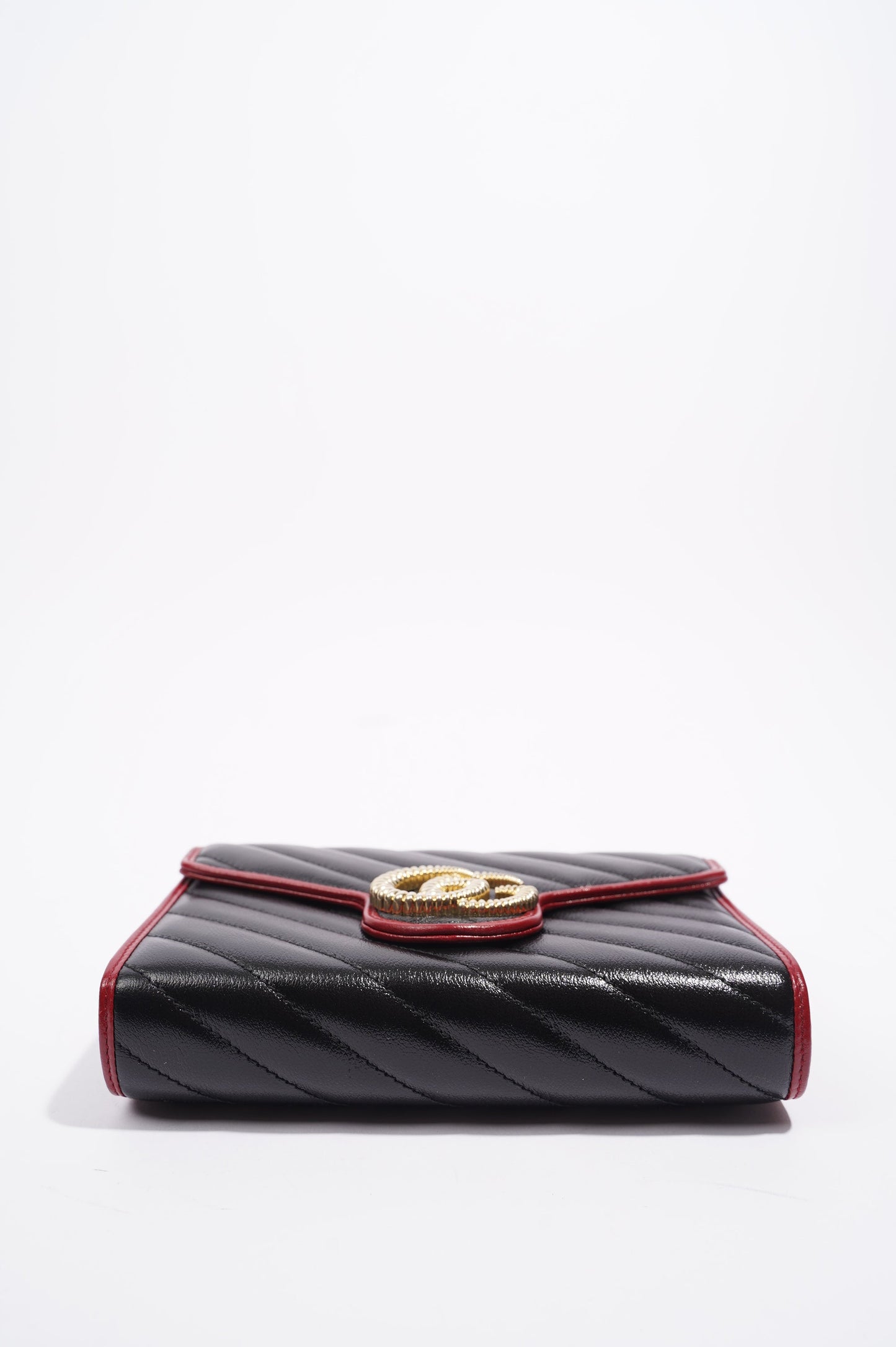 Gucci Womens Marmont Flap Chain Wallet Black / Red