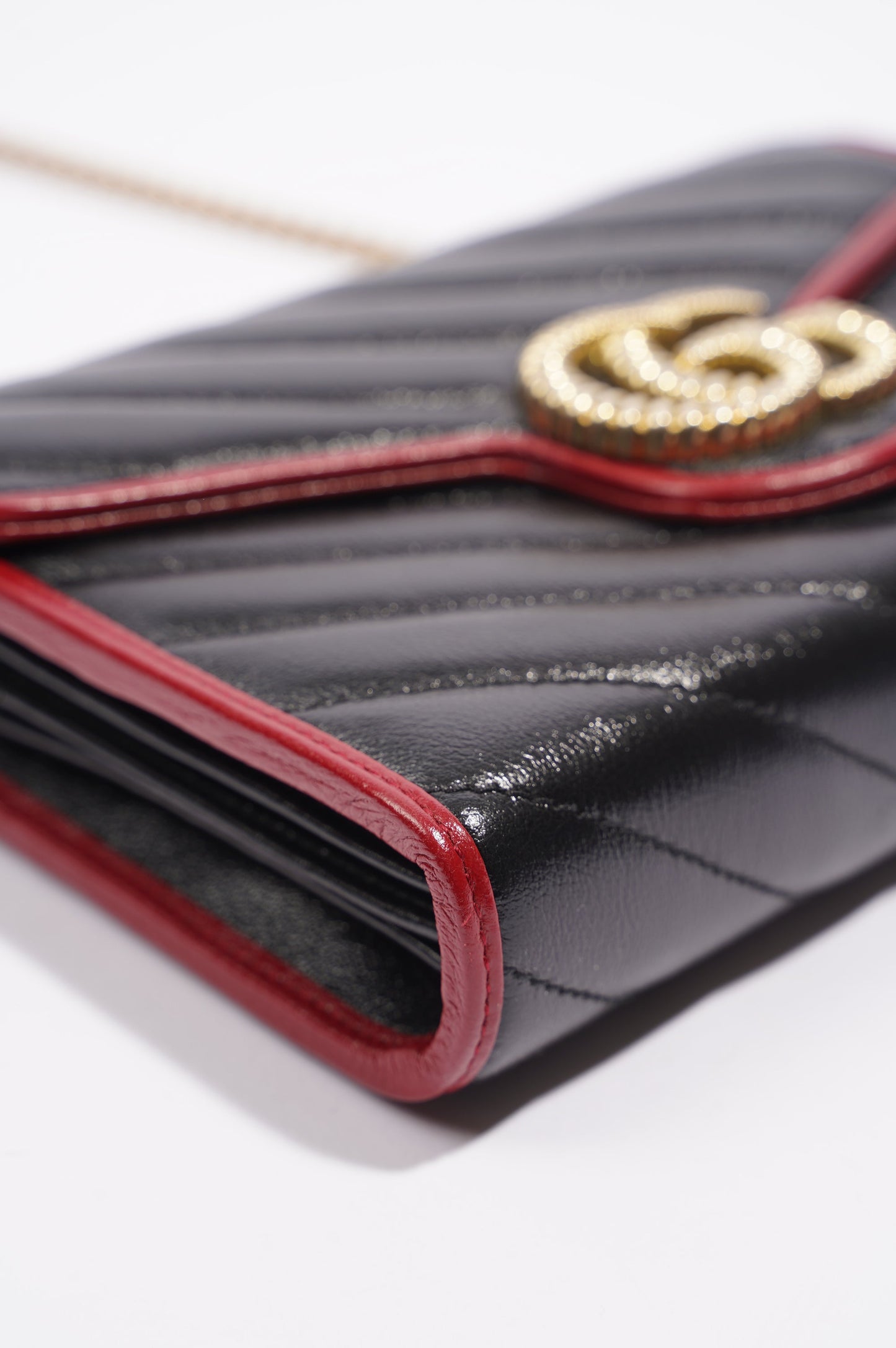 Gucci Womens Marmont Flap Chain Wallet Black / Red