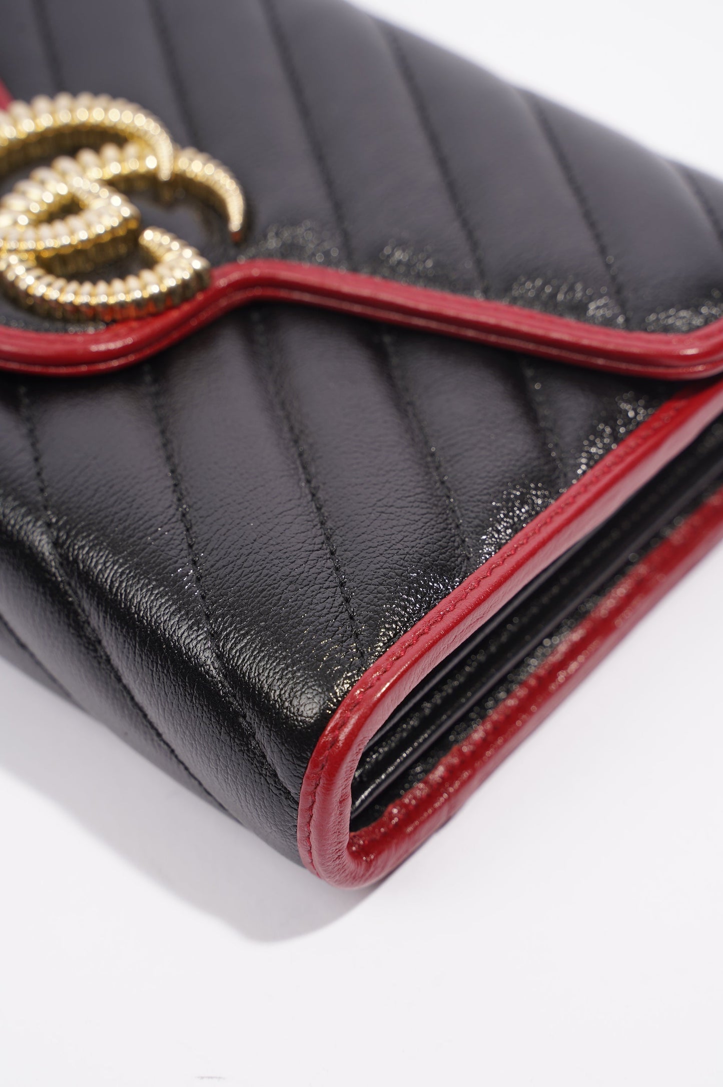 Gucci Womens Marmont Flap Chain Wallet Black / Red