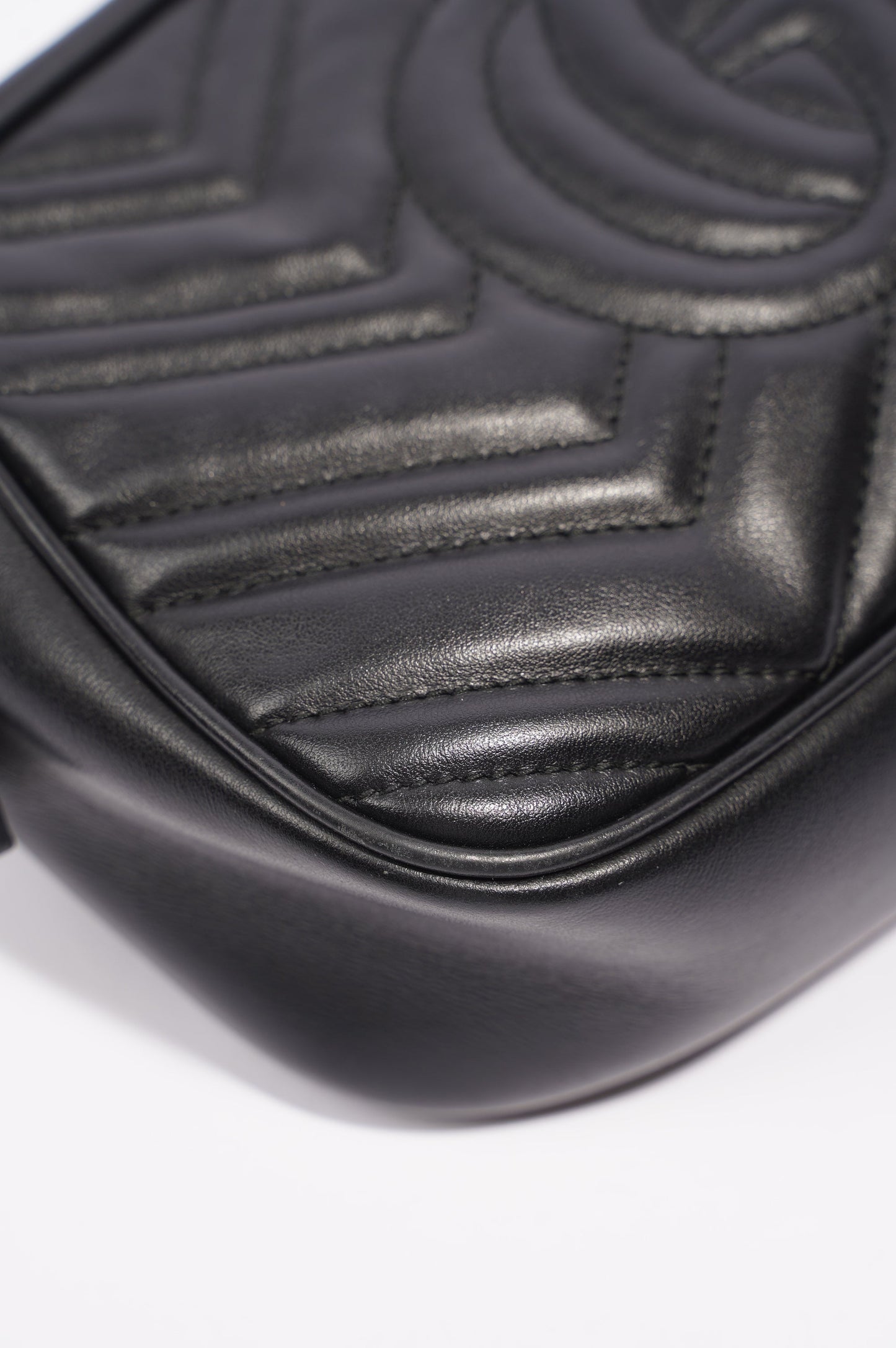 Gucci Womens GG Marmont Bag Black Leather Small