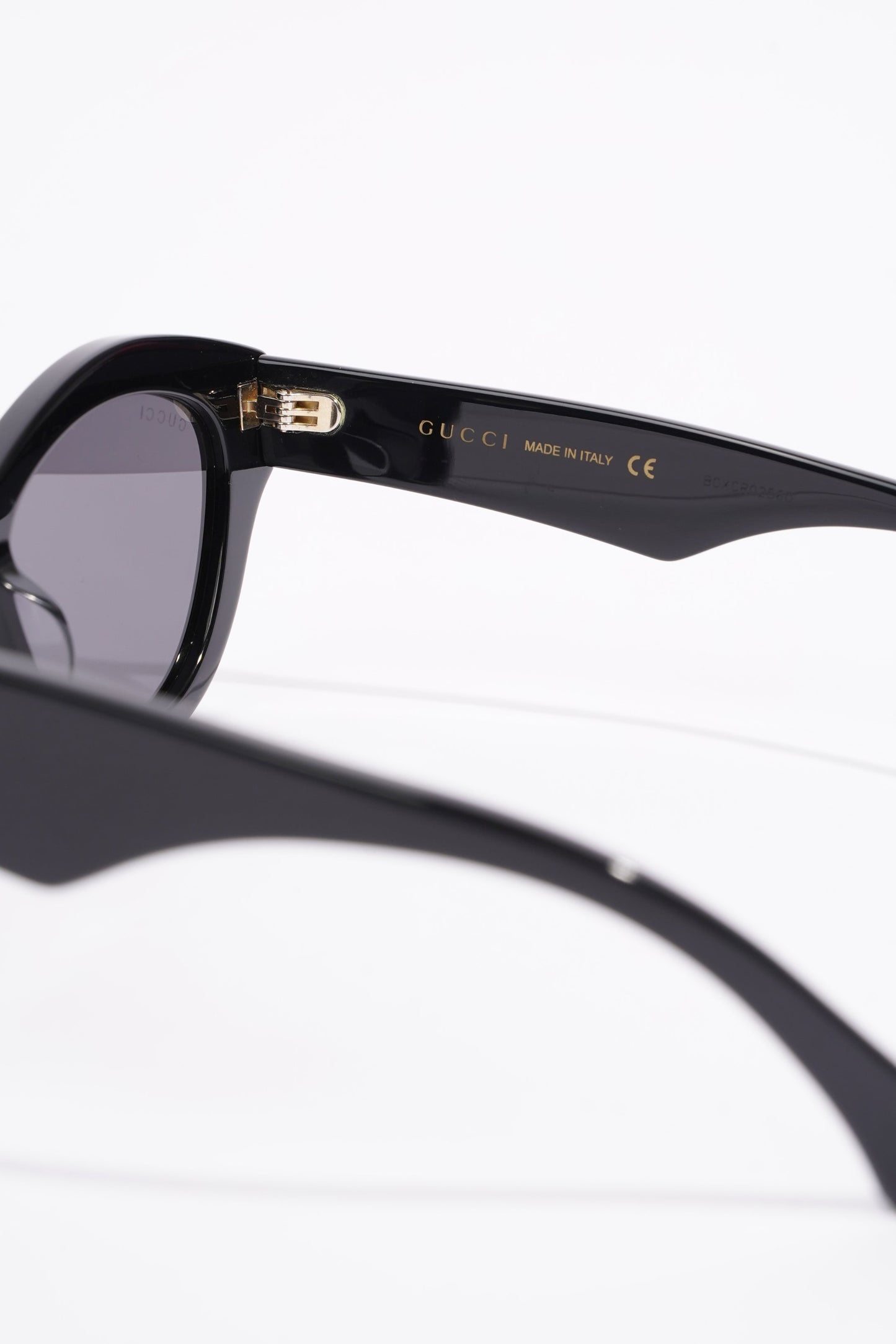 Gucci Cat Eye Sunglasses Black Acetate 145