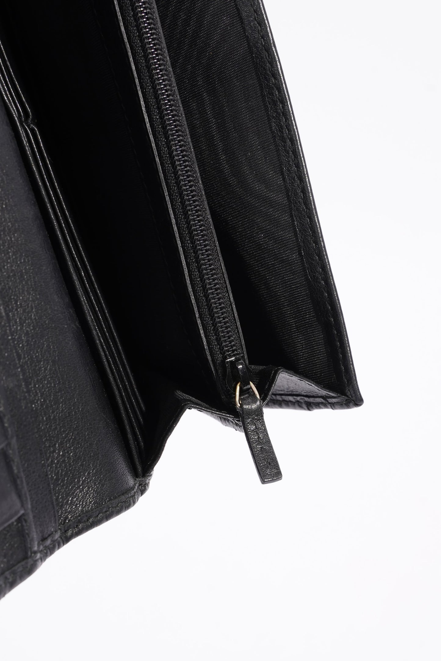 Gucci Bi-Fold Wallet Guccissima Black Leather