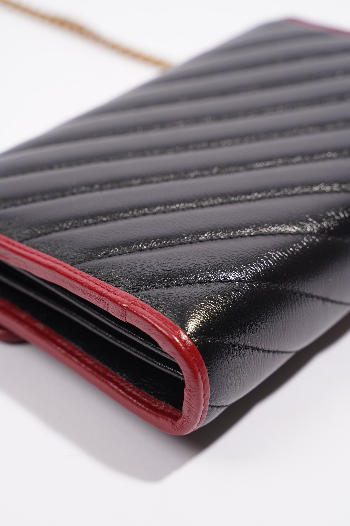 Gucci Womens Marmont Flap Chain Wallet Black / Red