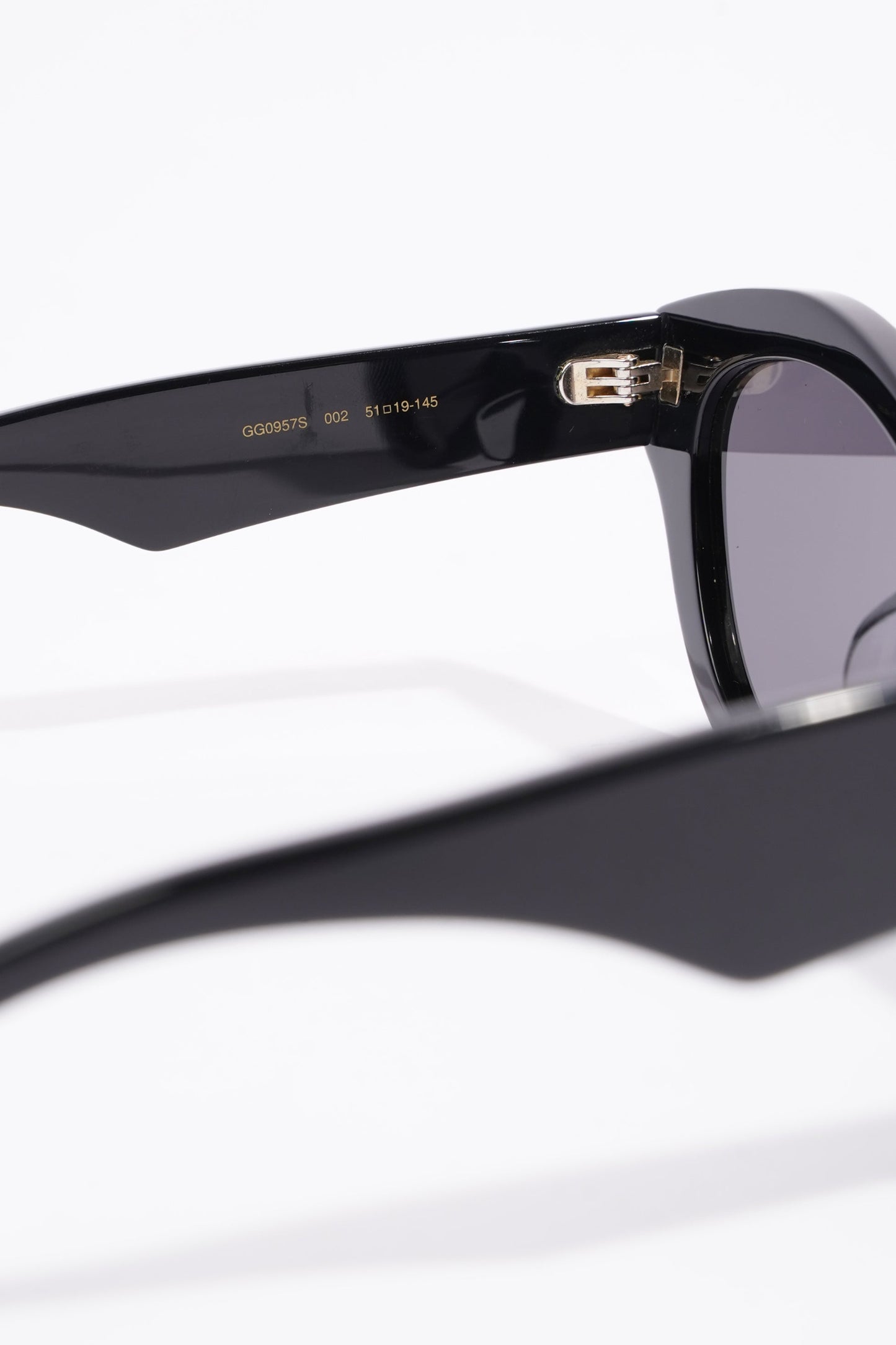 Gucci Cat Eye Sunglasses Black Acetate 145