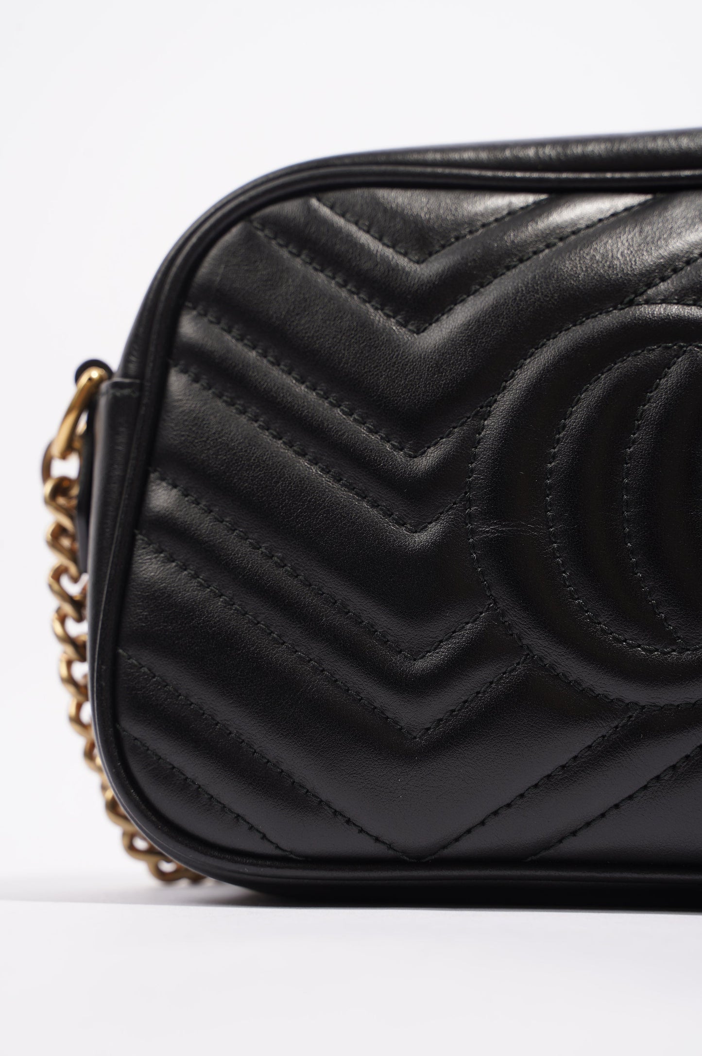 Gucci Womens Marmont Zip Black Matelasse Leather Small