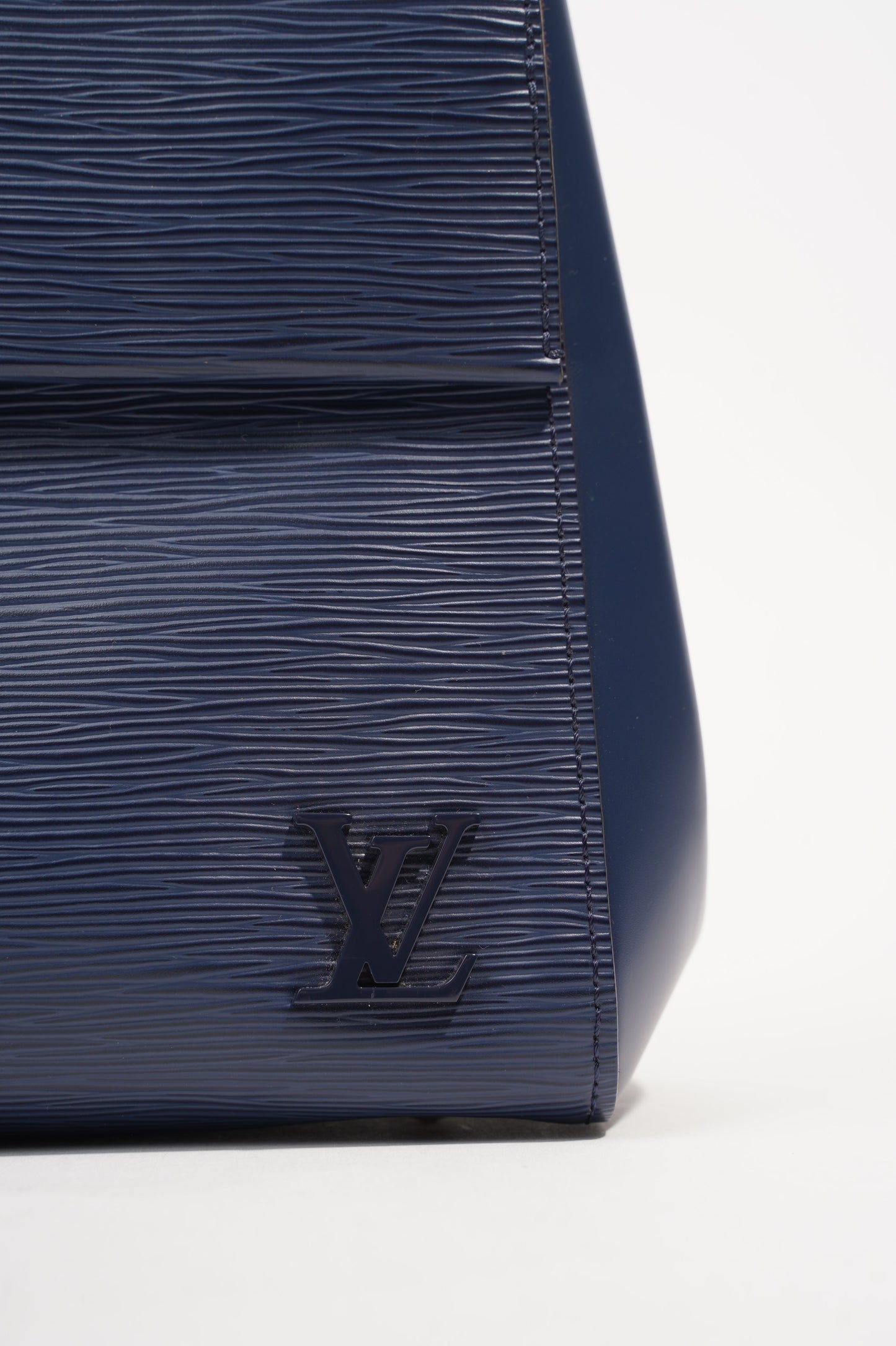 Louis Vuitton Cluny MM Navy Epi Leather