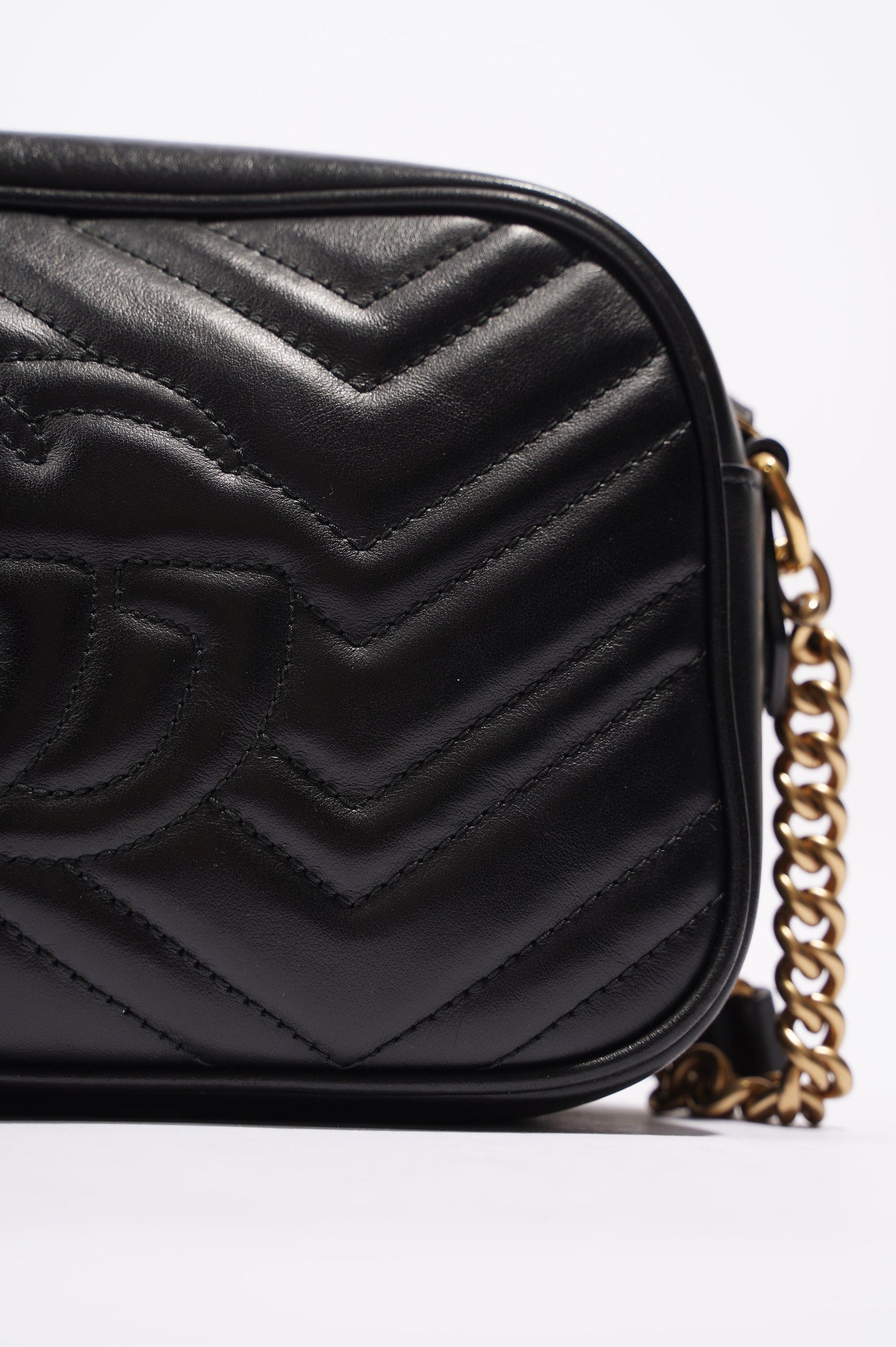 Gucci Womens Marmont Zip Black Matelasse Leather Small