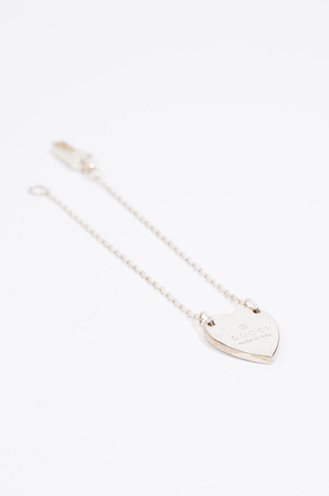 Gucci Womens Heart Bracelet Silver 17